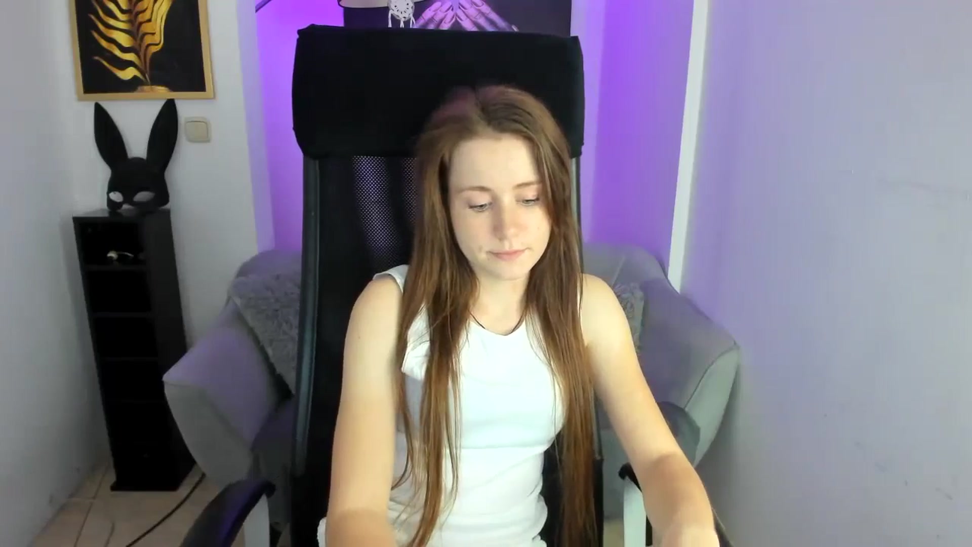 Gallery image thumbnail from Moonshinee's myfreecams stream on, 11/26/2024, 18:23 image 11 of 20