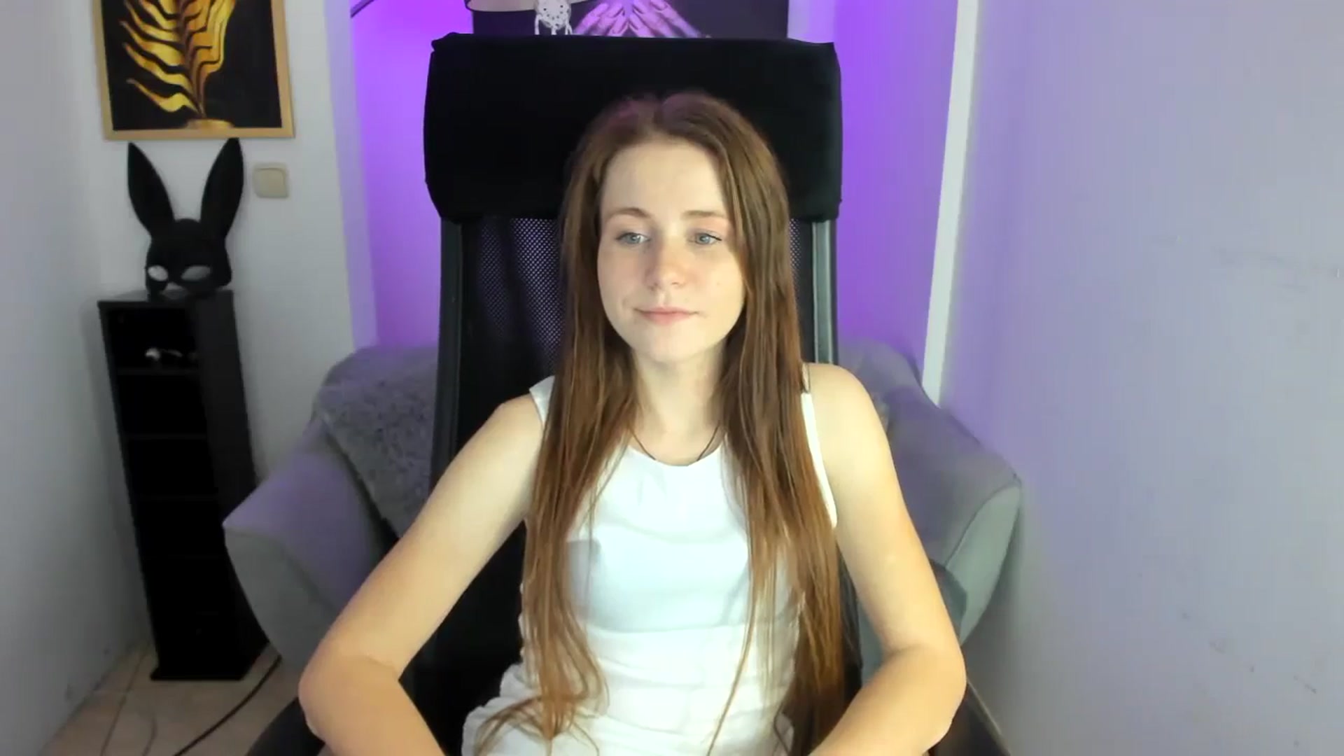 Gallery image thumbnail from Moonshinee's myfreecams stream on, 11/26/2024, 18:23 image 7 of 20