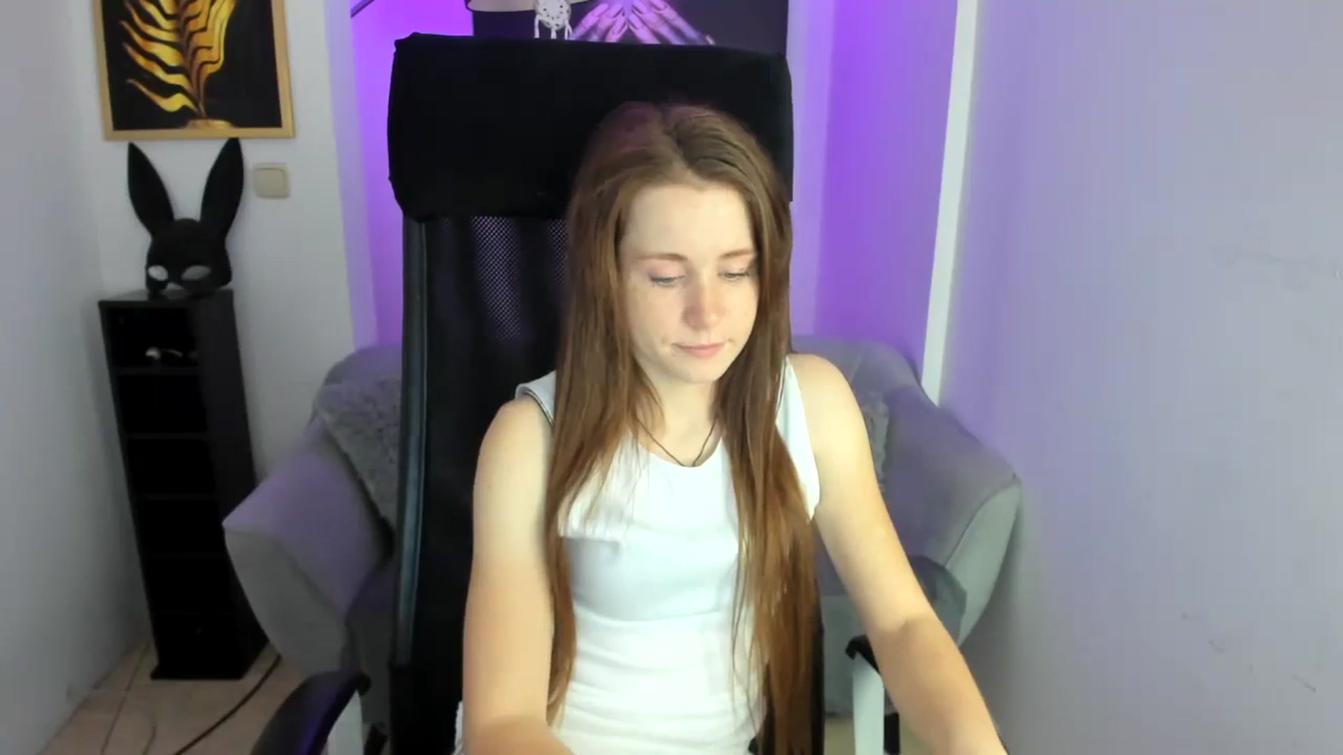 Gallery image thumbnail from Moonshinee's myfreecams stream on, 11/26/2024, 18:23 image 13 of 20