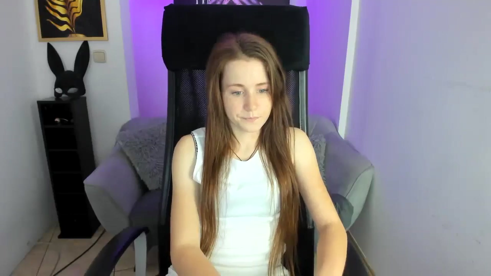 Gallery image thumbnail from Moonshinee's myfreecams stream on, 11/26/2024, 18:23 image 15 of 20