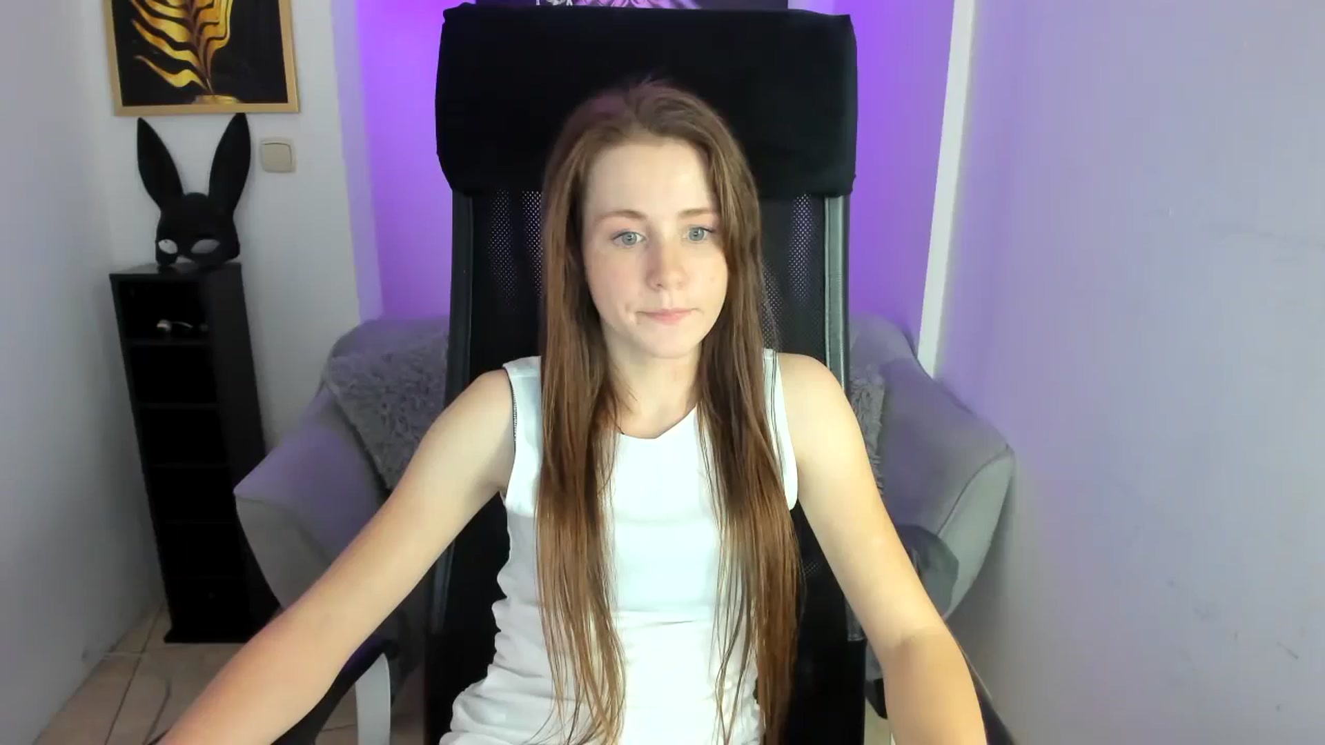 Gallery image thumbnail from Moonshinee's myfreecams stream on, 11/26/2024, 20:58 image 10 of 20
