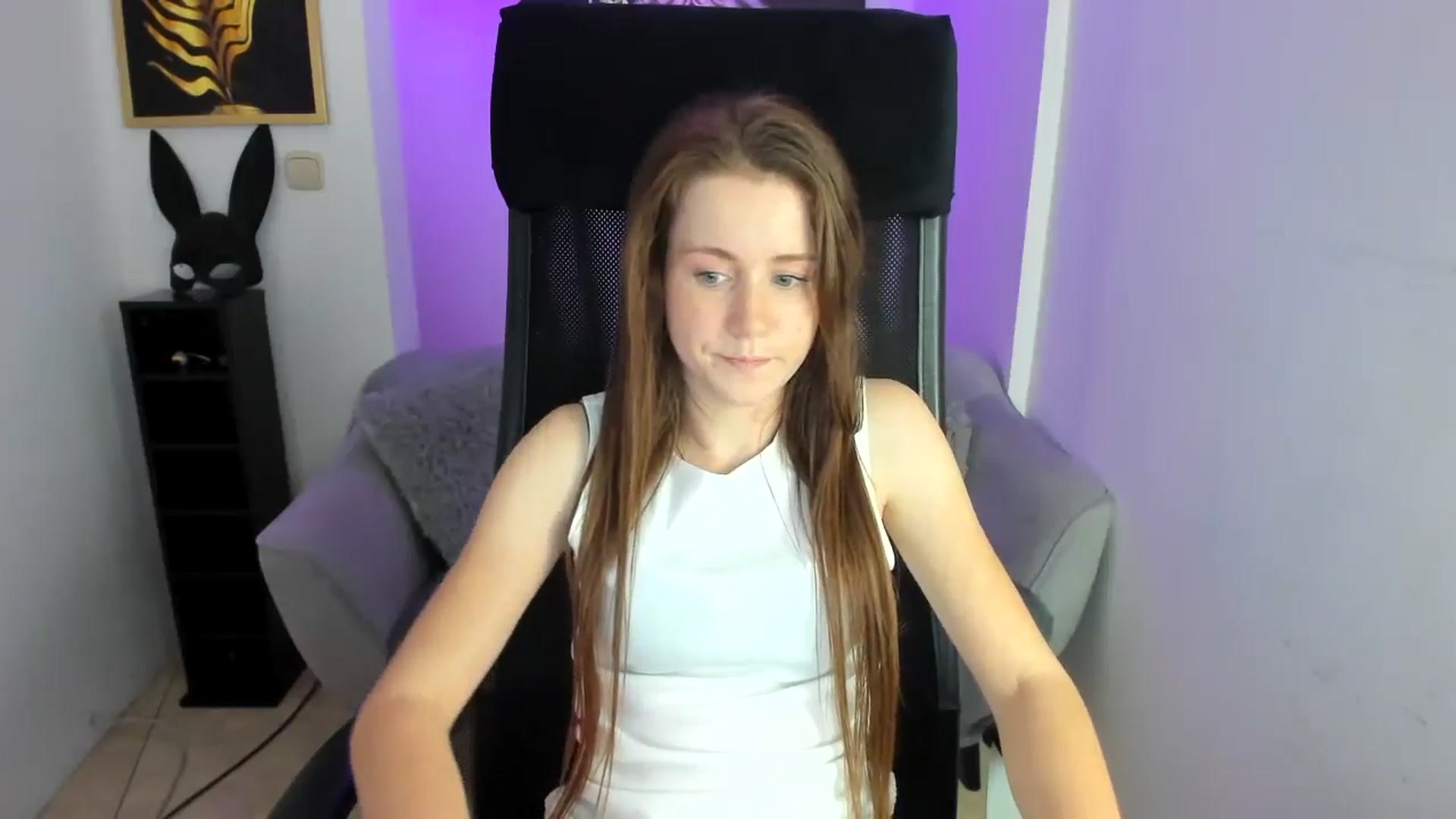 Gallery image thumbnail from Moonshinee's myfreecams stream on, 11/26/2024, 20:58 image 14 of 20