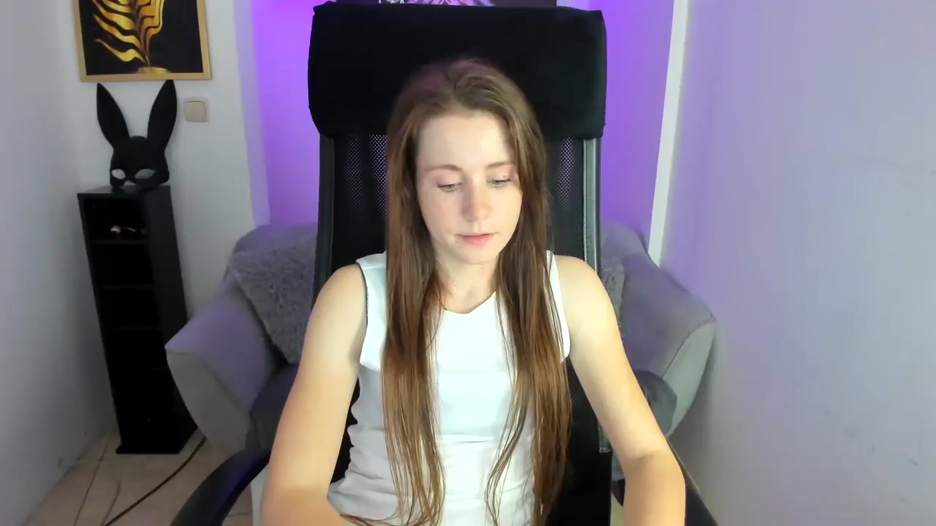 Gallery image thumbnail from Moonshinee's myfreecams stream on, 11/26/2024, 20:58 image 8 of 20