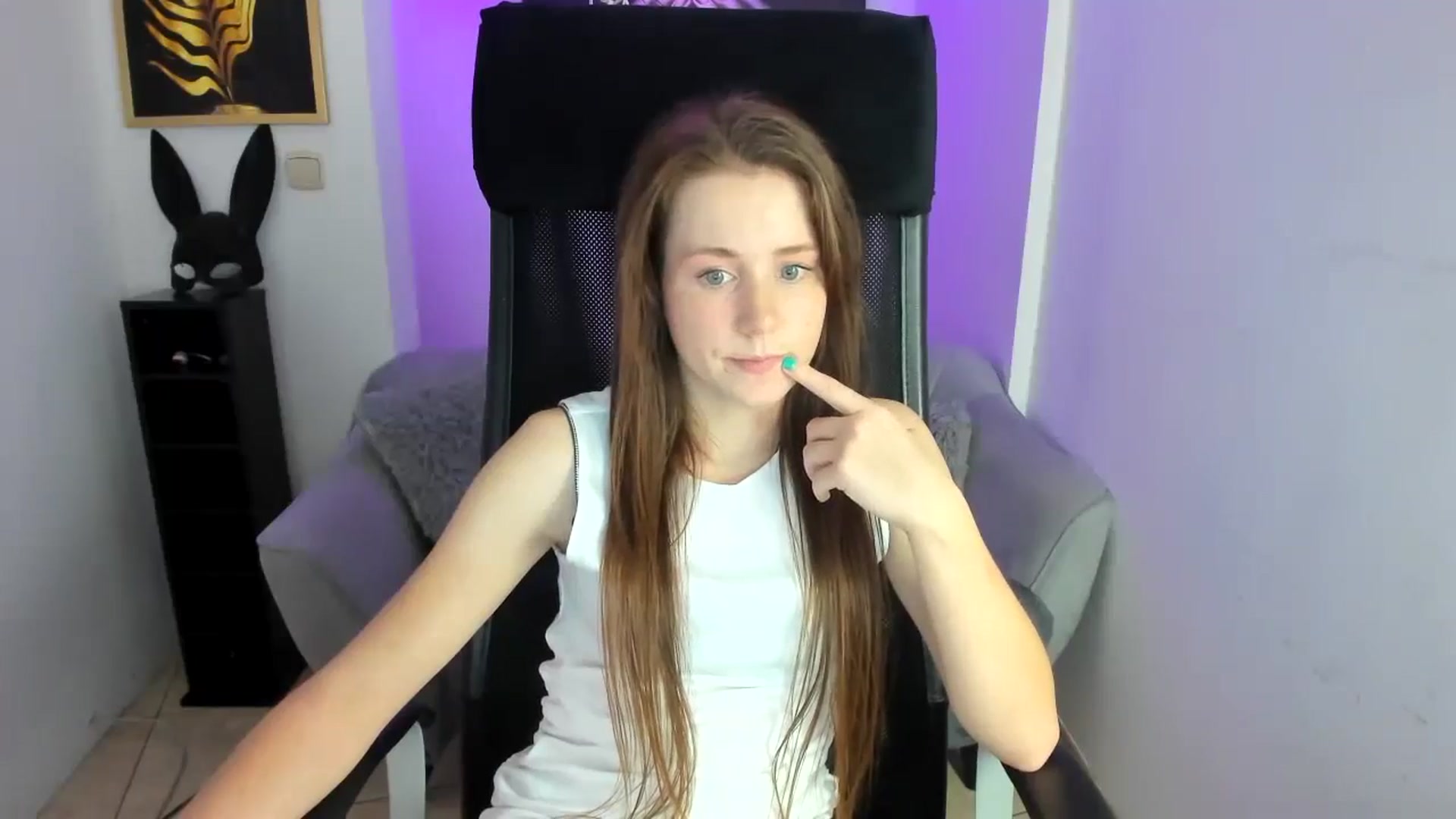 Gallery image thumbnail from Moonshinee's myfreecams stream on, 11/26/2024, 20:58 image 9 of 20