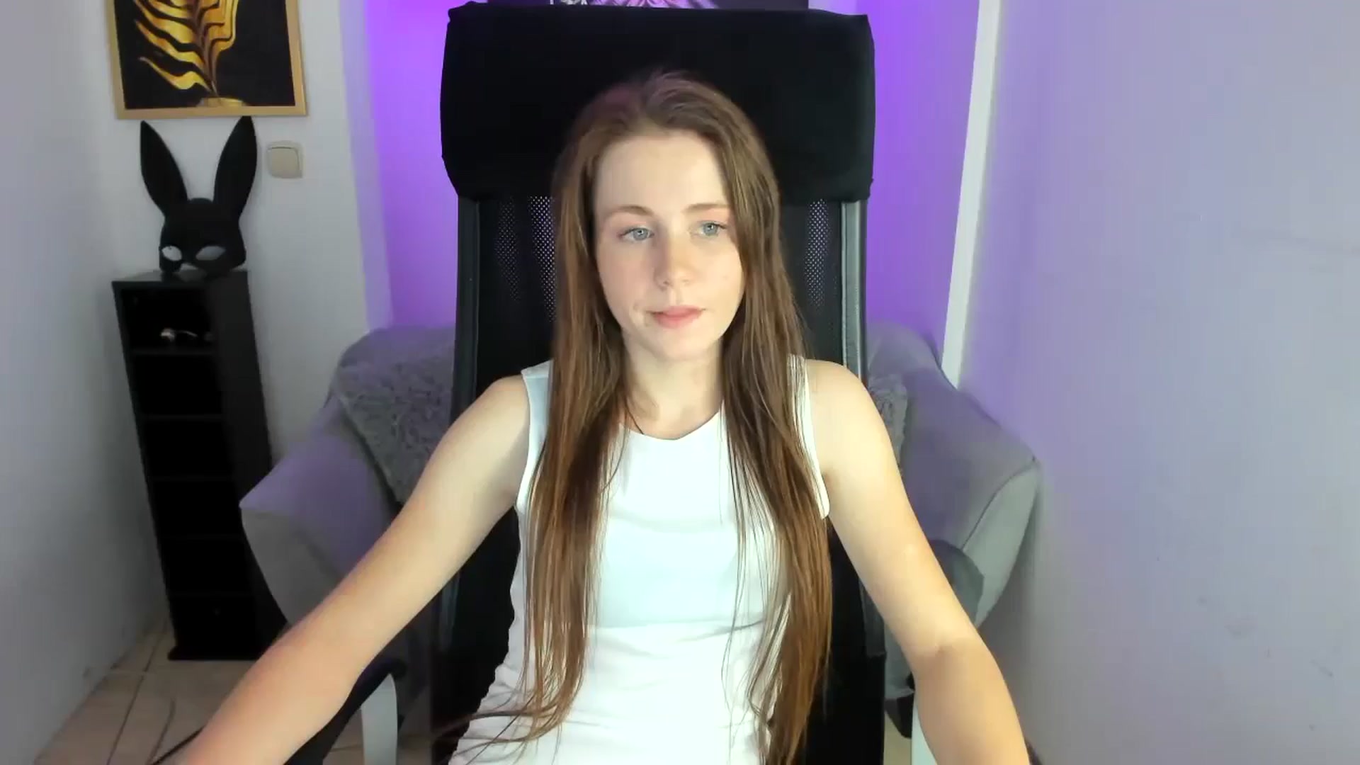 Gallery image thumbnail from Moonshinee's myfreecams stream on, 11/26/2024, 20:58 image 1 of 20