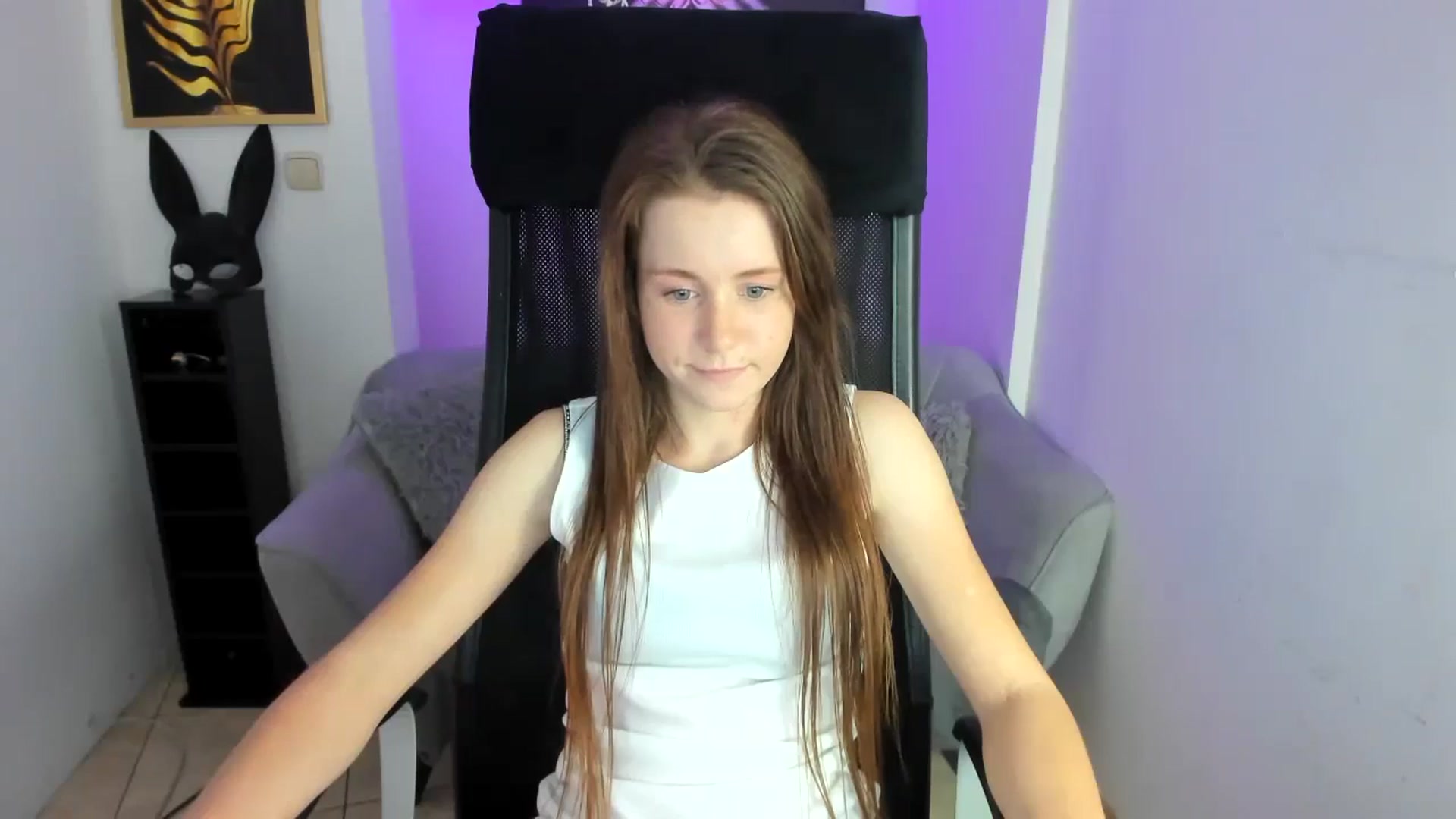 Gallery image thumbnail from Moonshinee's myfreecams stream on, 11/26/2024, 20:58 image 18 of 20