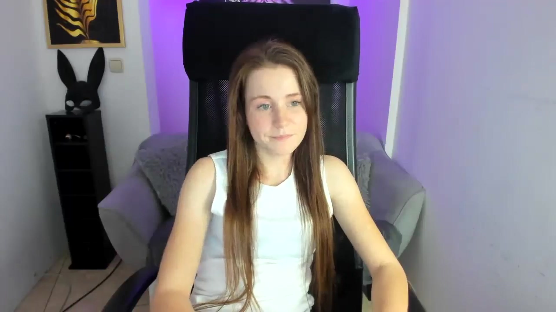 Gallery image thumbnail from Moonshinee's myfreecams stream on, 11/26/2024, 20:58 image 6 of 20