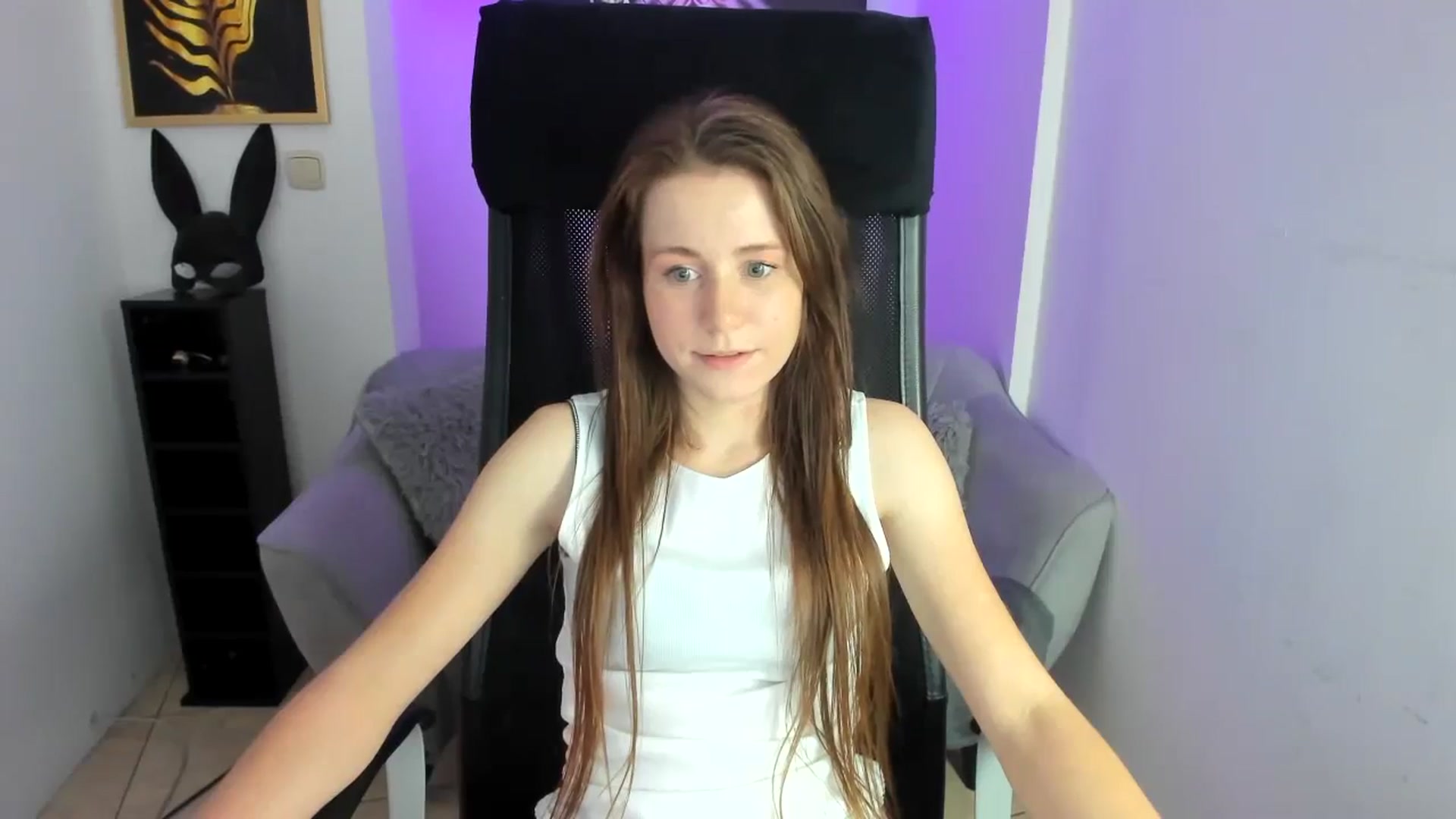 Gallery image thumbnail from Moonshinee's myfreecams stream on, 11/26/2024, 20:58 image 16 of 20