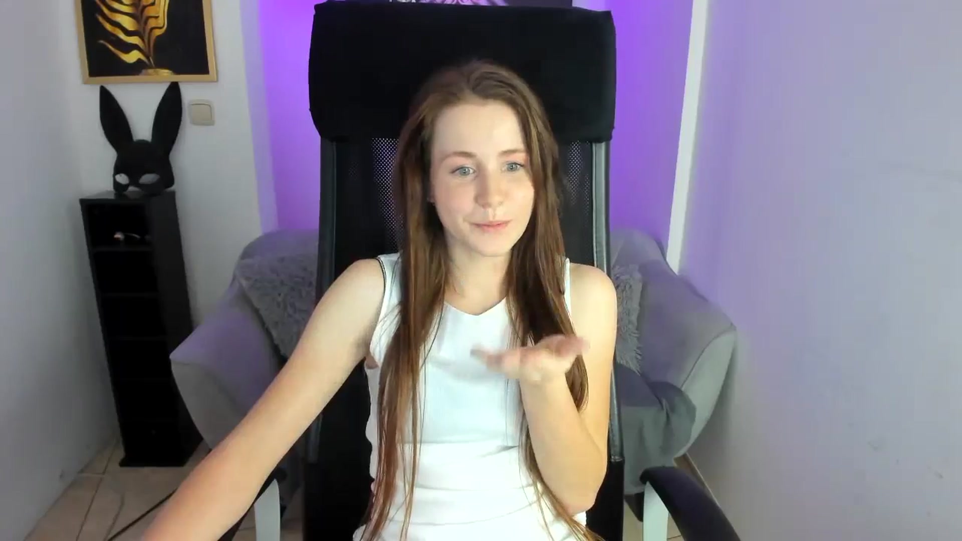 Gallery image thumbnail from Moonshinee's myfreecams stream on, 11/26/2024, 20:58 image 15 of 20