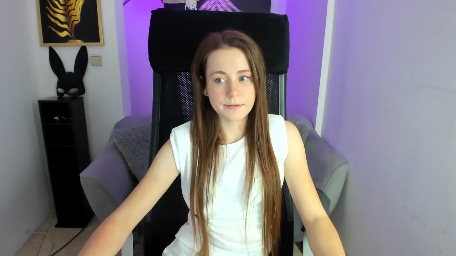 Gallery image thumbnail from Moonshinee's myfreecams stream on, 11/27/2024, 14:38 image 20 of 20