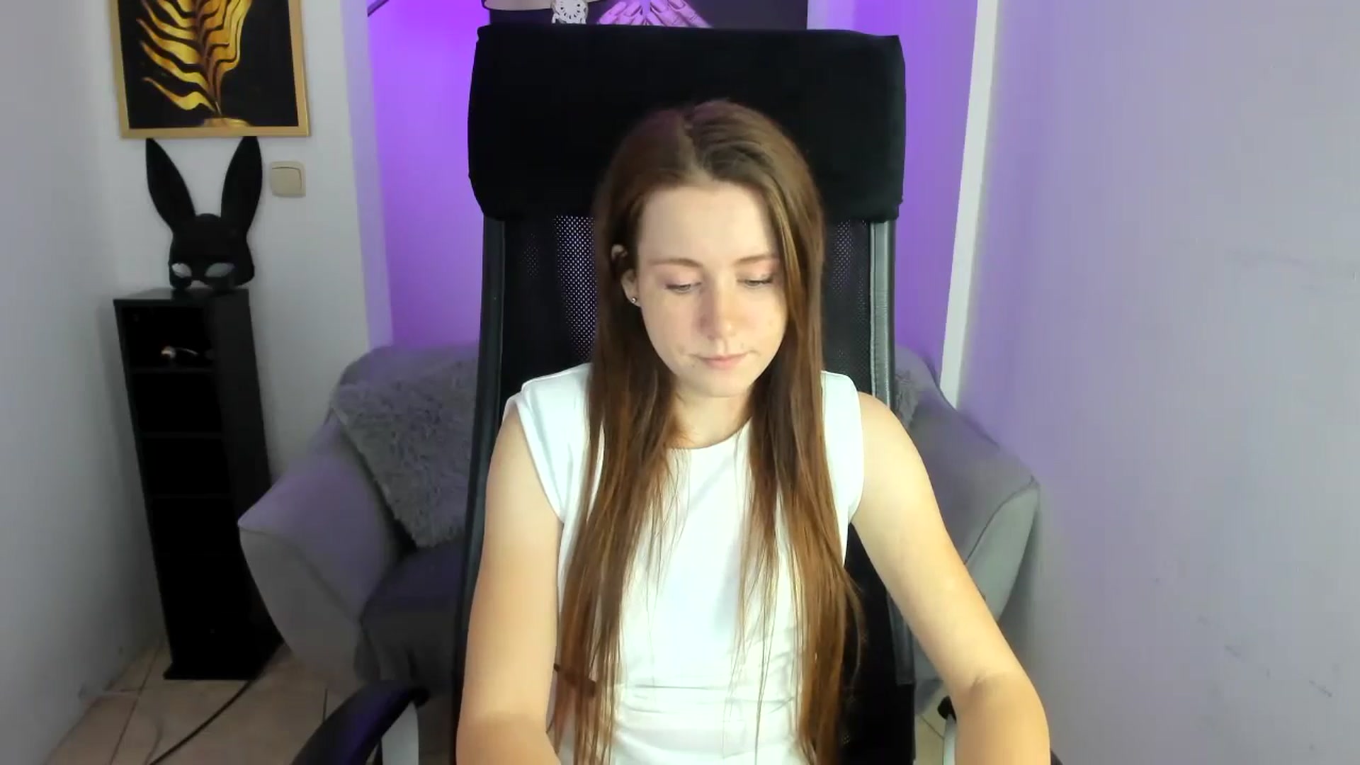 Gallery image thumbnail from Moonshinee's myfreecams stream on, 11/27/2024, 14:38 image 6 of 20