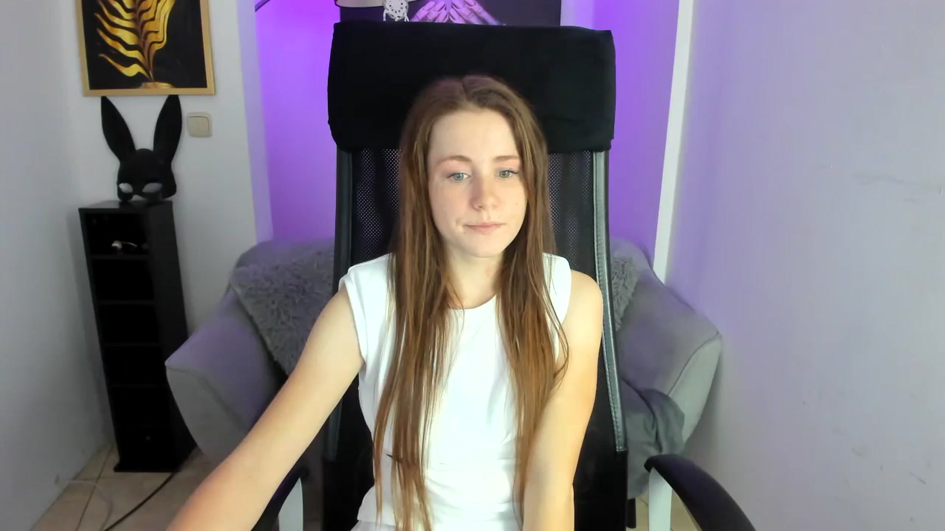 Gallery image thumbnail from Moonshinee's myfreecams stream on, 11/27/2024, 14:38 image 16 of 20