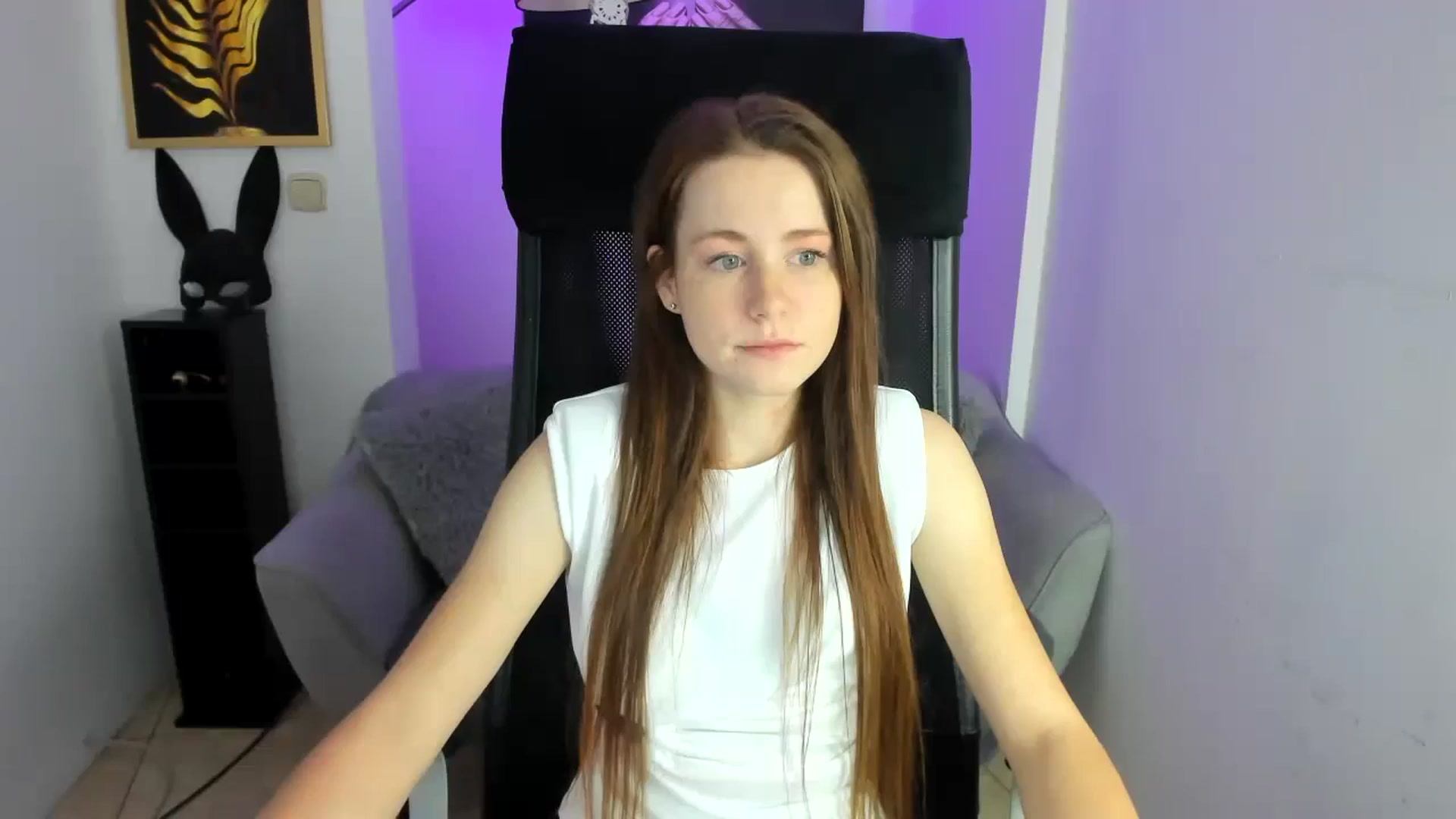 Gallery image thumbnail from Moonshinee's myfreecams stream on, 11/27/2024, 14:38 image 4 of 20