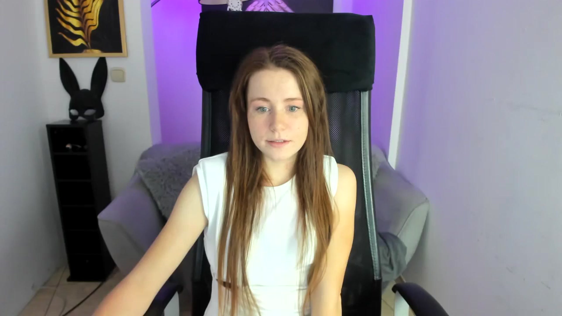 Gallery image thumbnail from Moonshinee's myfreecams stream on, 11/27/2024, 14:38 image 13 of 20