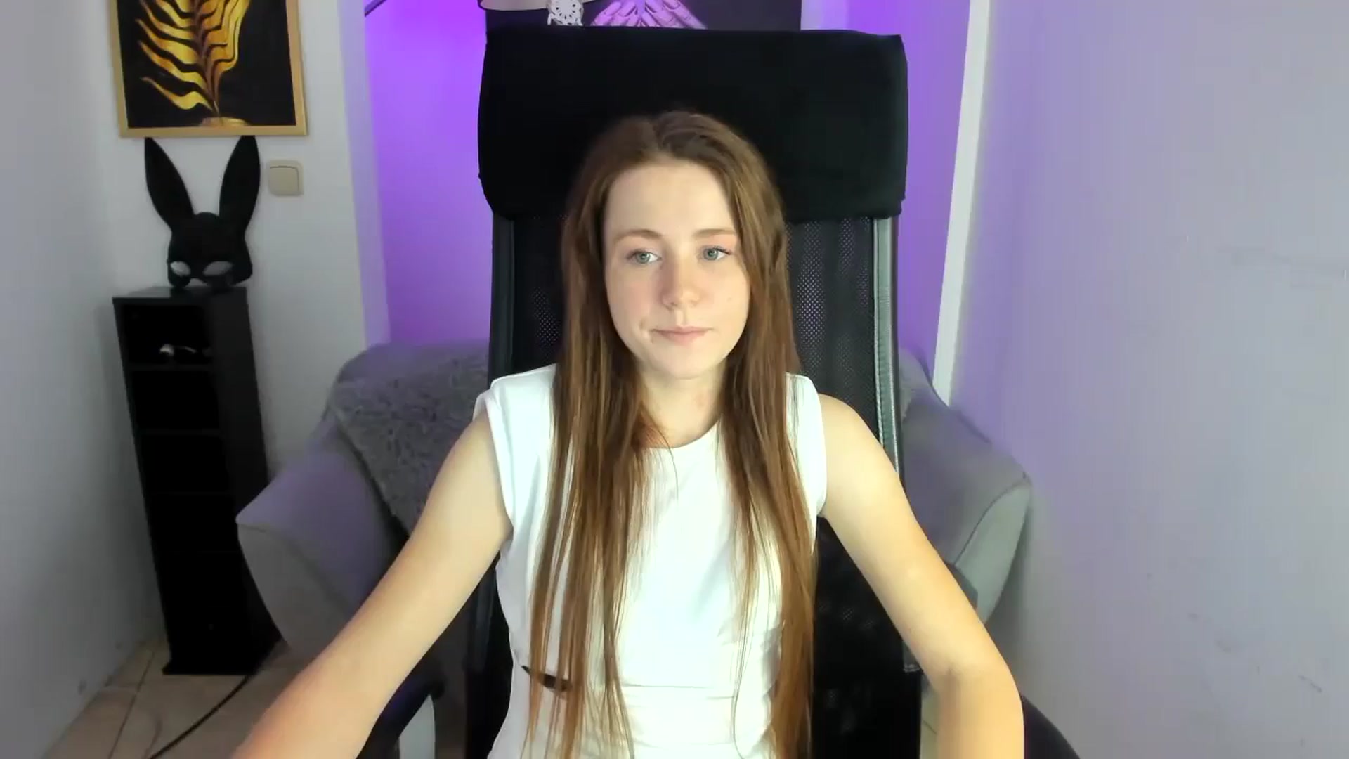 Gallery image thumbnail from Moonshinee's myfreecams stream on, 11/27/2024, 14:38 image 14 of 20