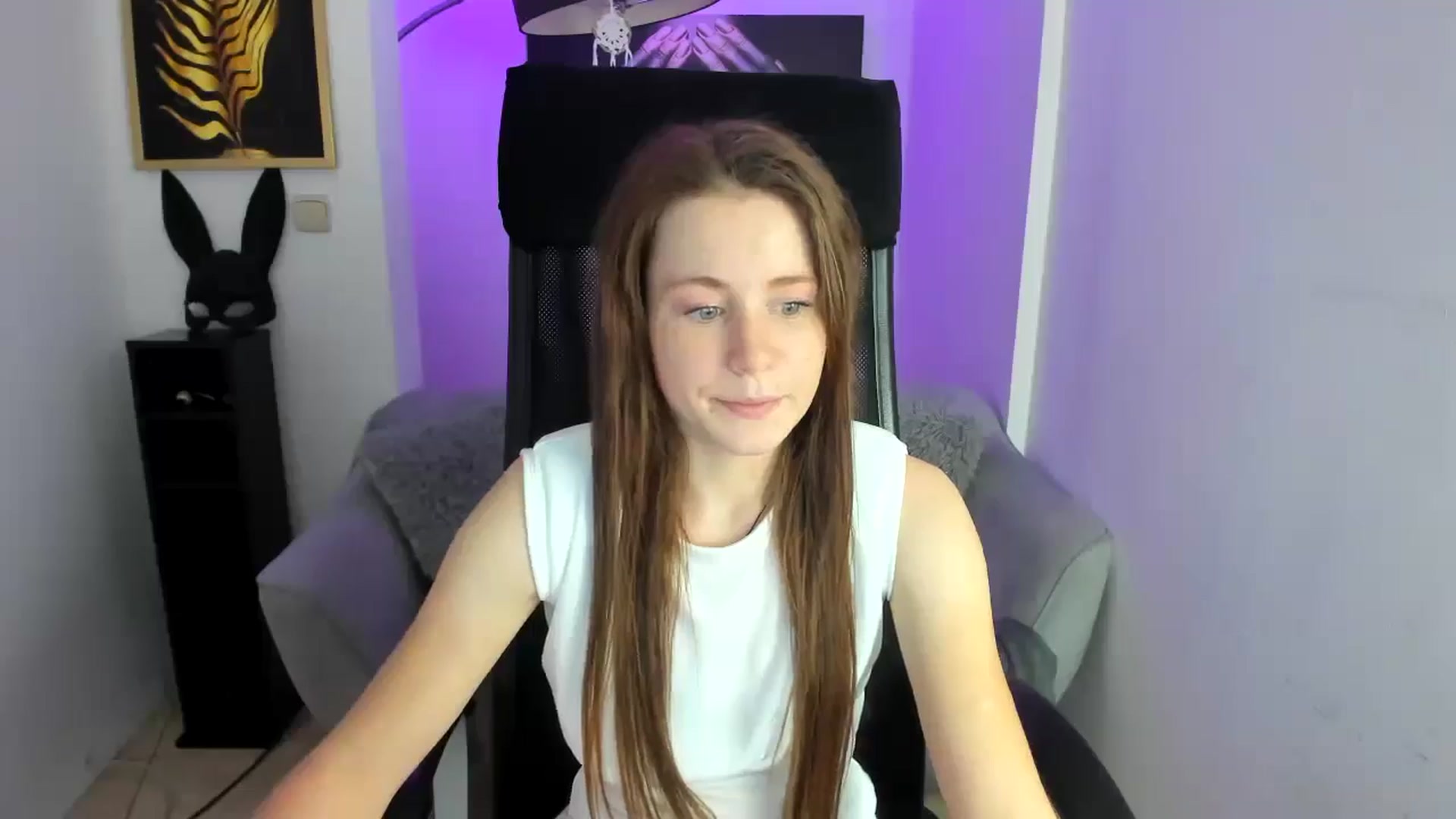 Gallery image thumbnail from Moonshinee's myfreecams stream on, 11/27/2024, 15:45 image 2 of 20