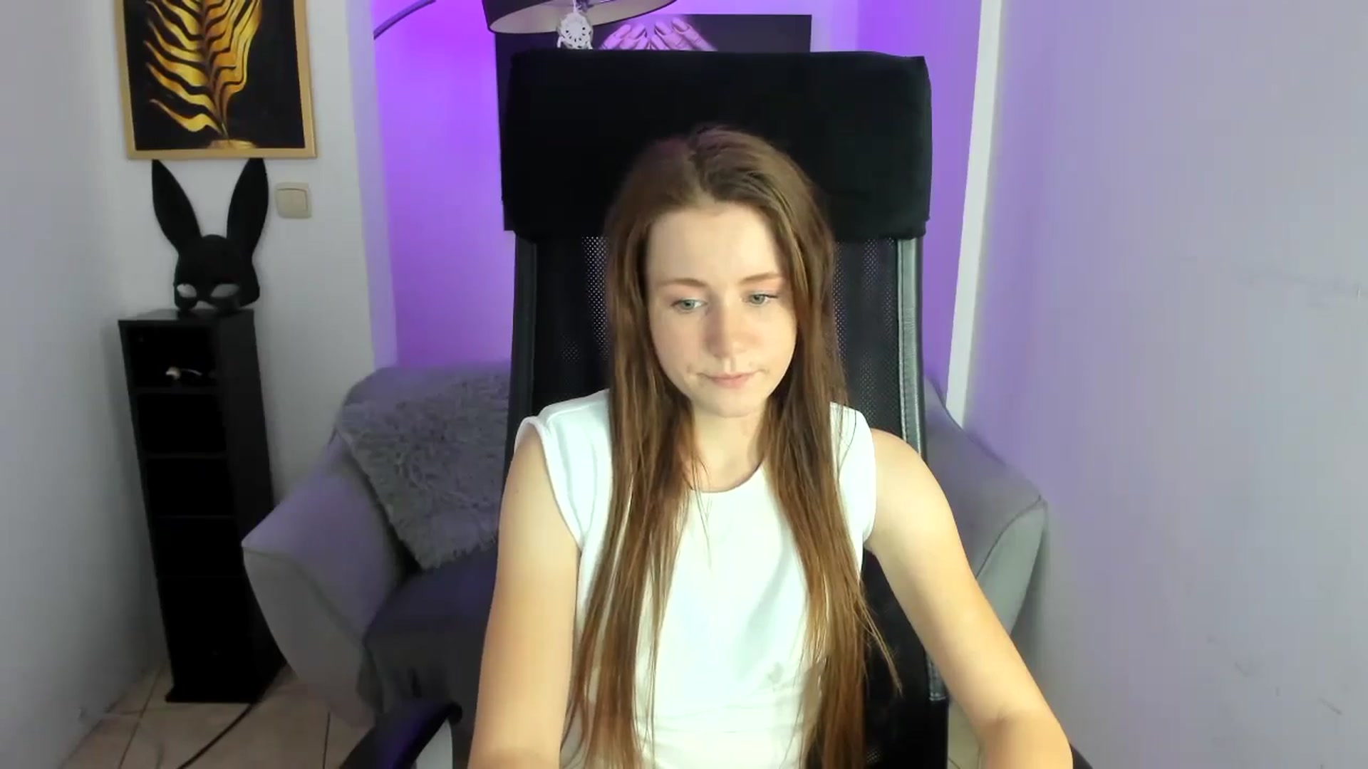Gallery image thumbnail from Moonshinee's myfreecams stream on, 11/27/2024, 15:45 image 14 of 20