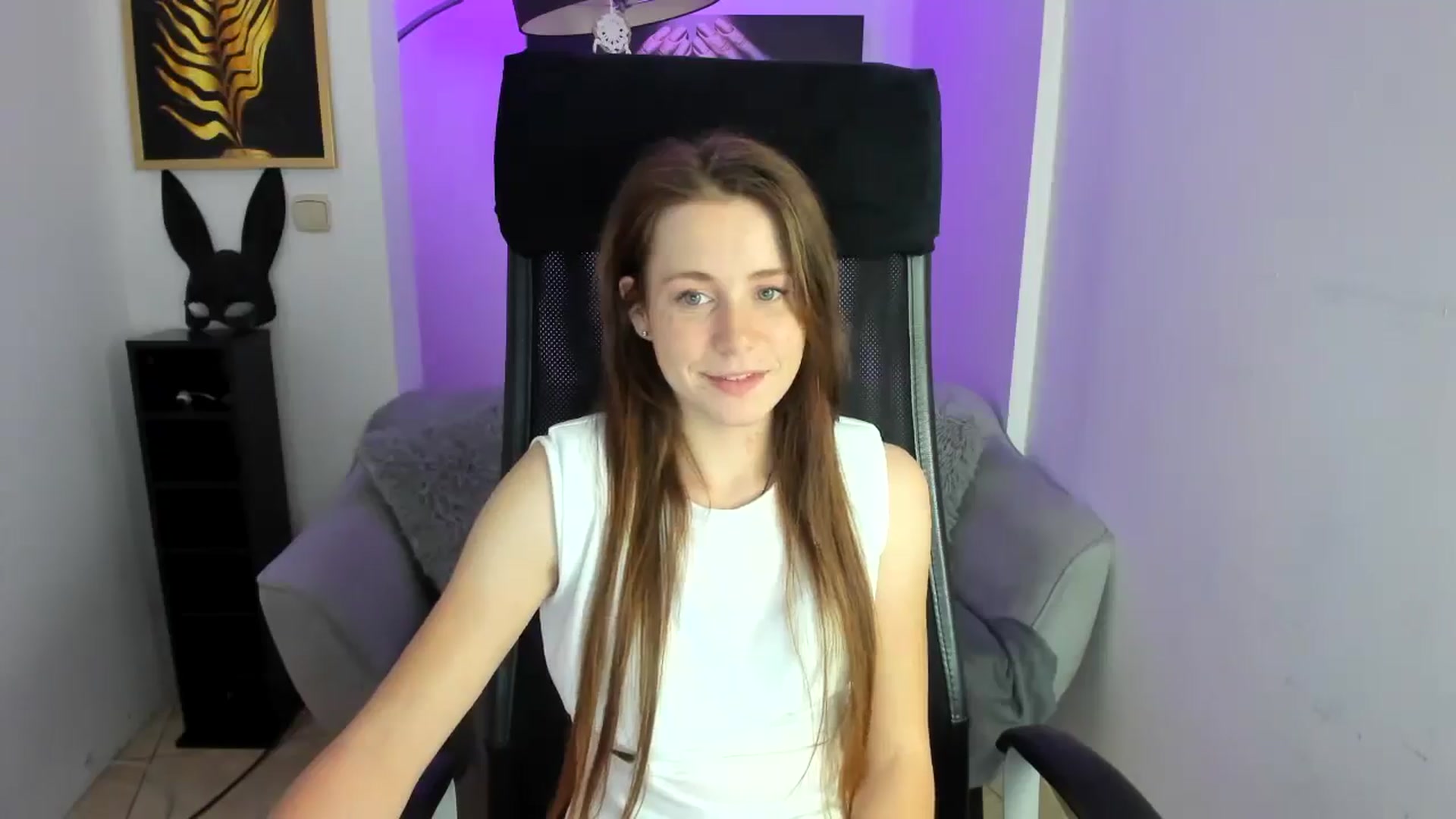 Gallery image thumbnail from Moonshinee's myfreecams stream on, 11/27/2024, 16:54 image 18 of 20