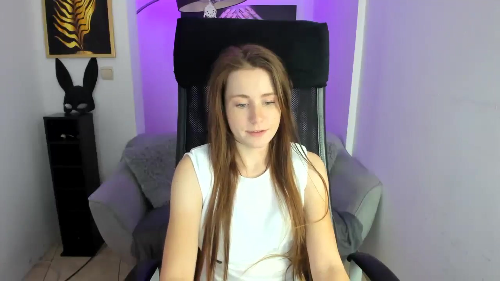 Gallery image thumbnail from Moonshinee's myfreecams stream on, 11/27/2024, 16:54 image 7 of 20