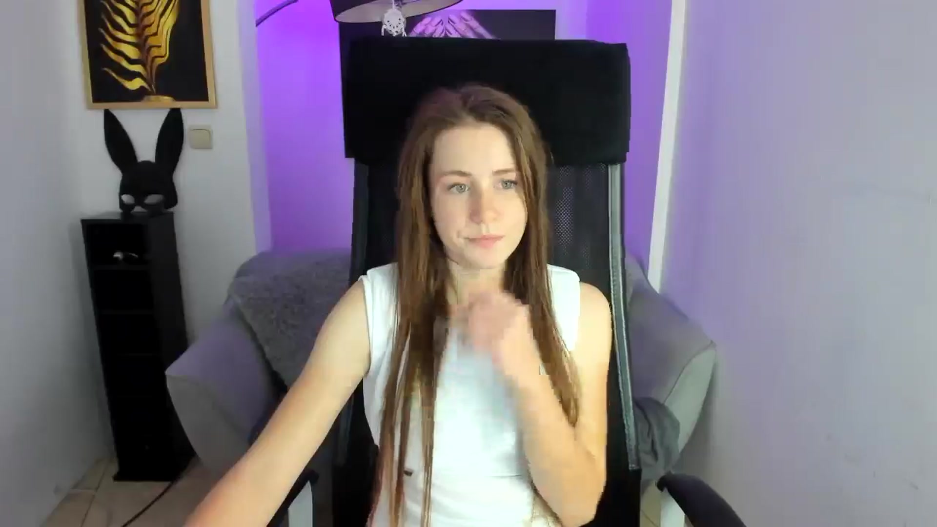 Gallery image thumbnail from Moonshinee's myfreecams stream on, 11/27/2024, 16:54 image 9 of 20