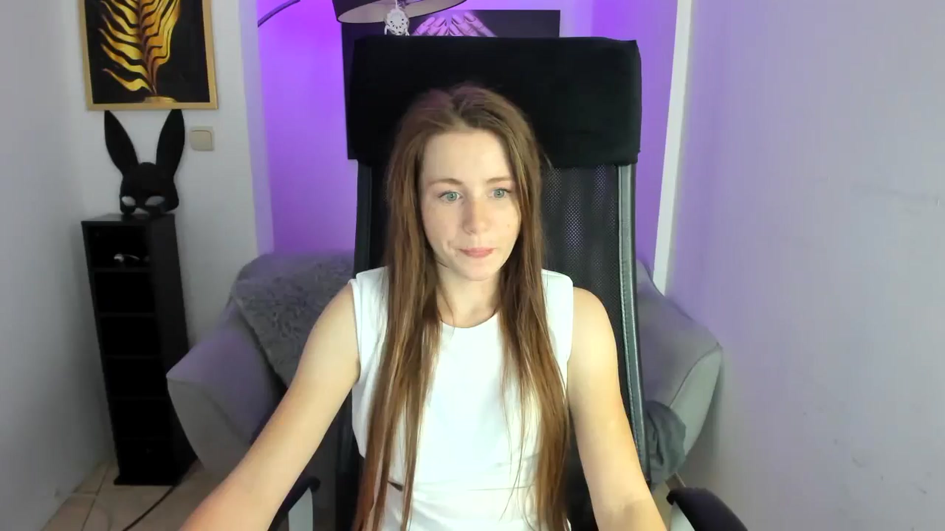 Gallery image thumbnail from Moonshinee's myfreecams stream on, 11/27/2024, 16:54 image 13 of 20