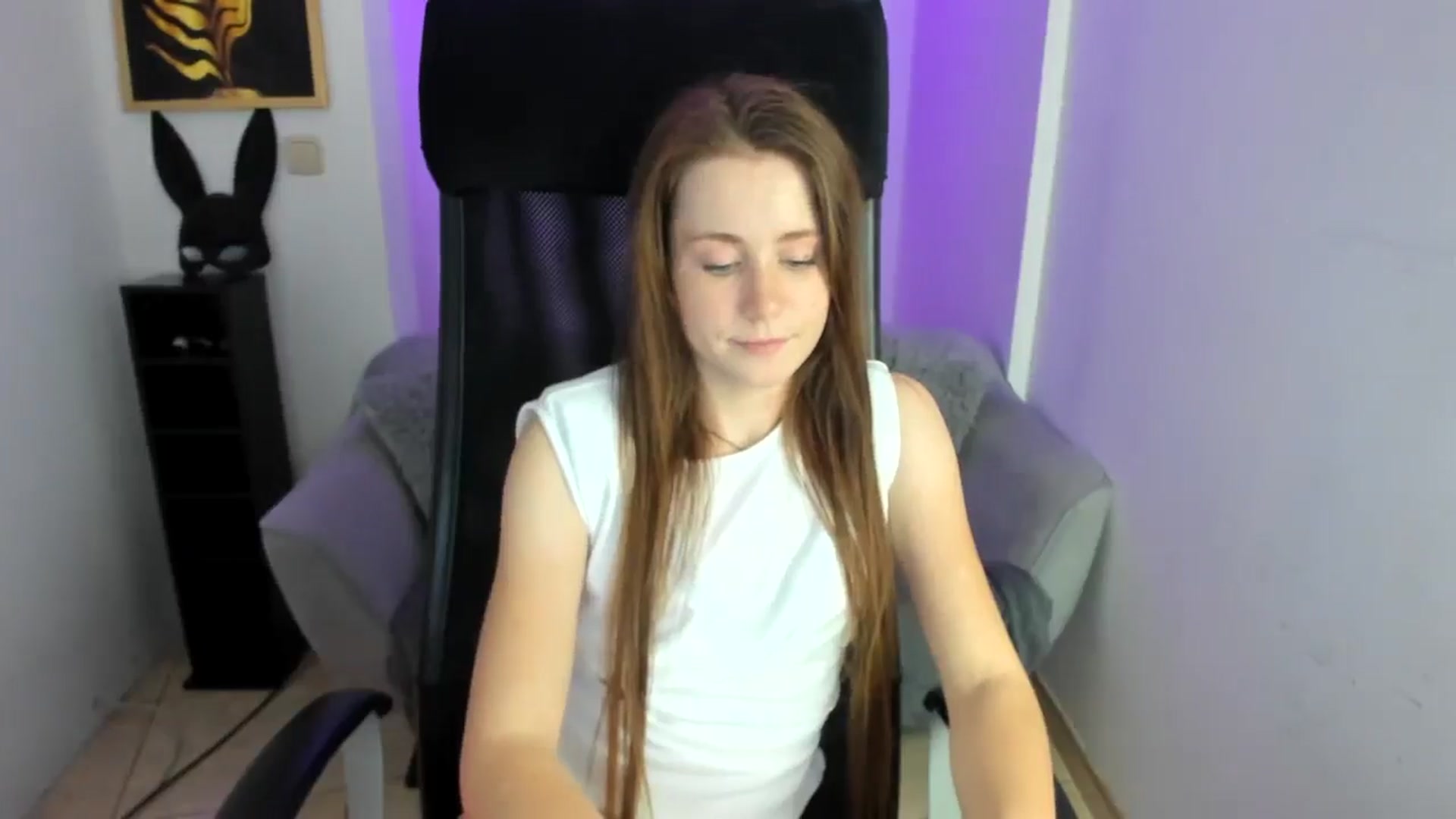 Gallery image thumbnail from Moonshinee's myfreecams stream on, 11/27/2024, 18:40 image 15 of 20