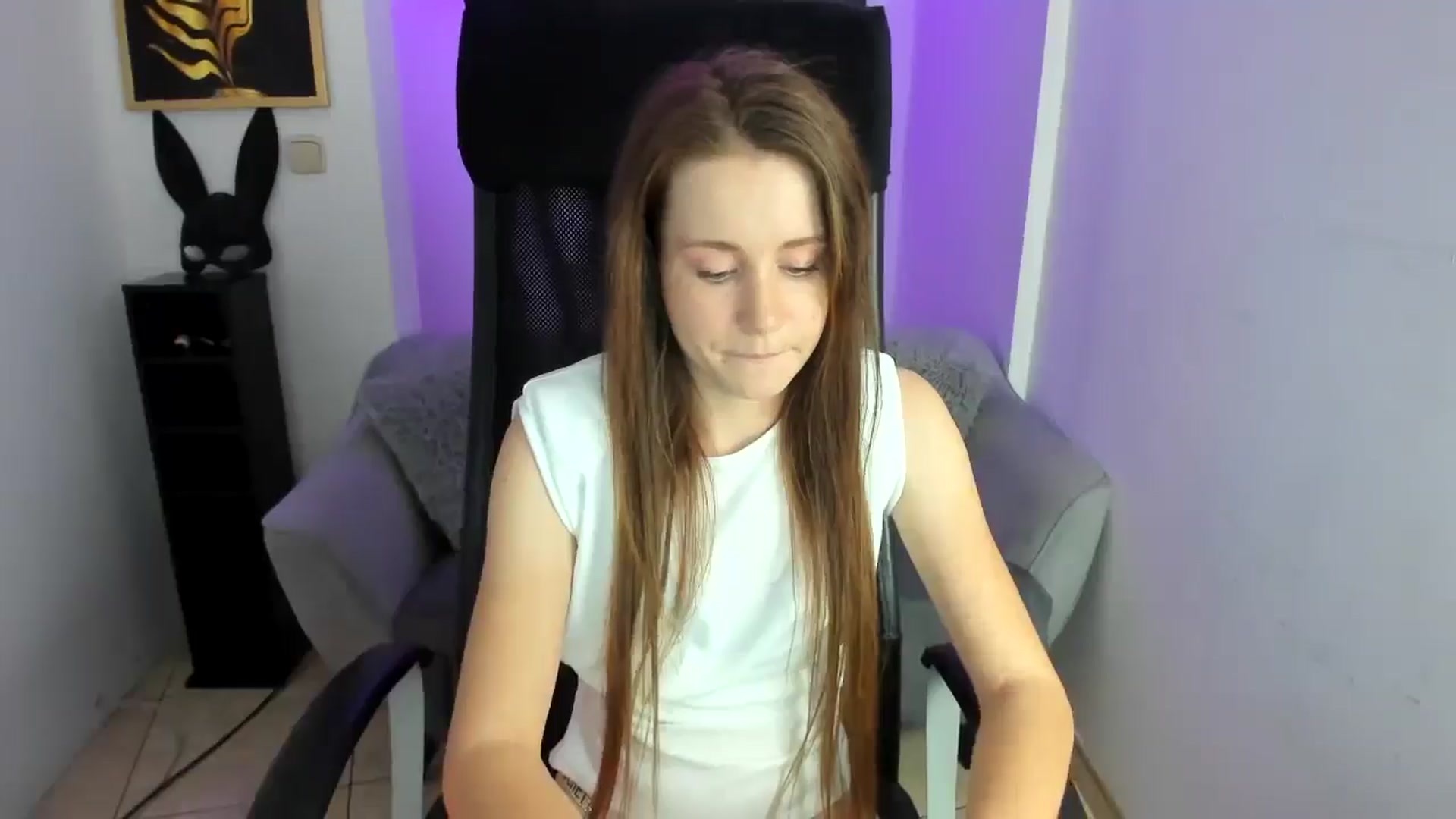Gallery image thumbnail from Moonshinee's myfreecams stream on, 11/27/2024, 20:18 image 7 of 20