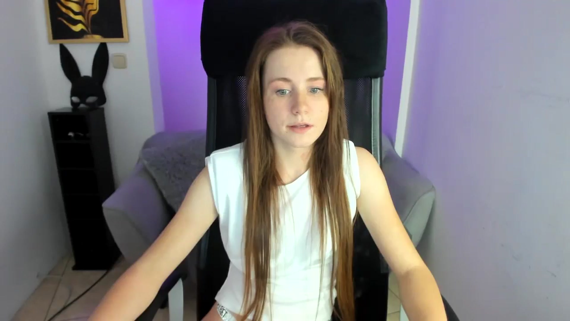 Gallery image thumbnail from Moonshinee's myfreecams stream on, 11/27/2024, 20:18 image 6 of 20