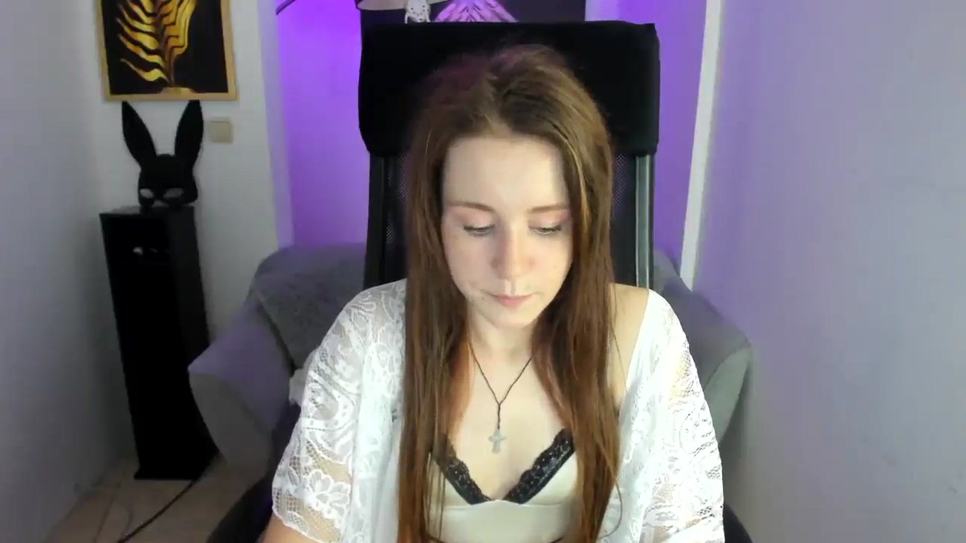 Gallery image thumbnail from Moonshinee's myfreecams stream on, 11/27/2024, 21:02 image 10 of 20