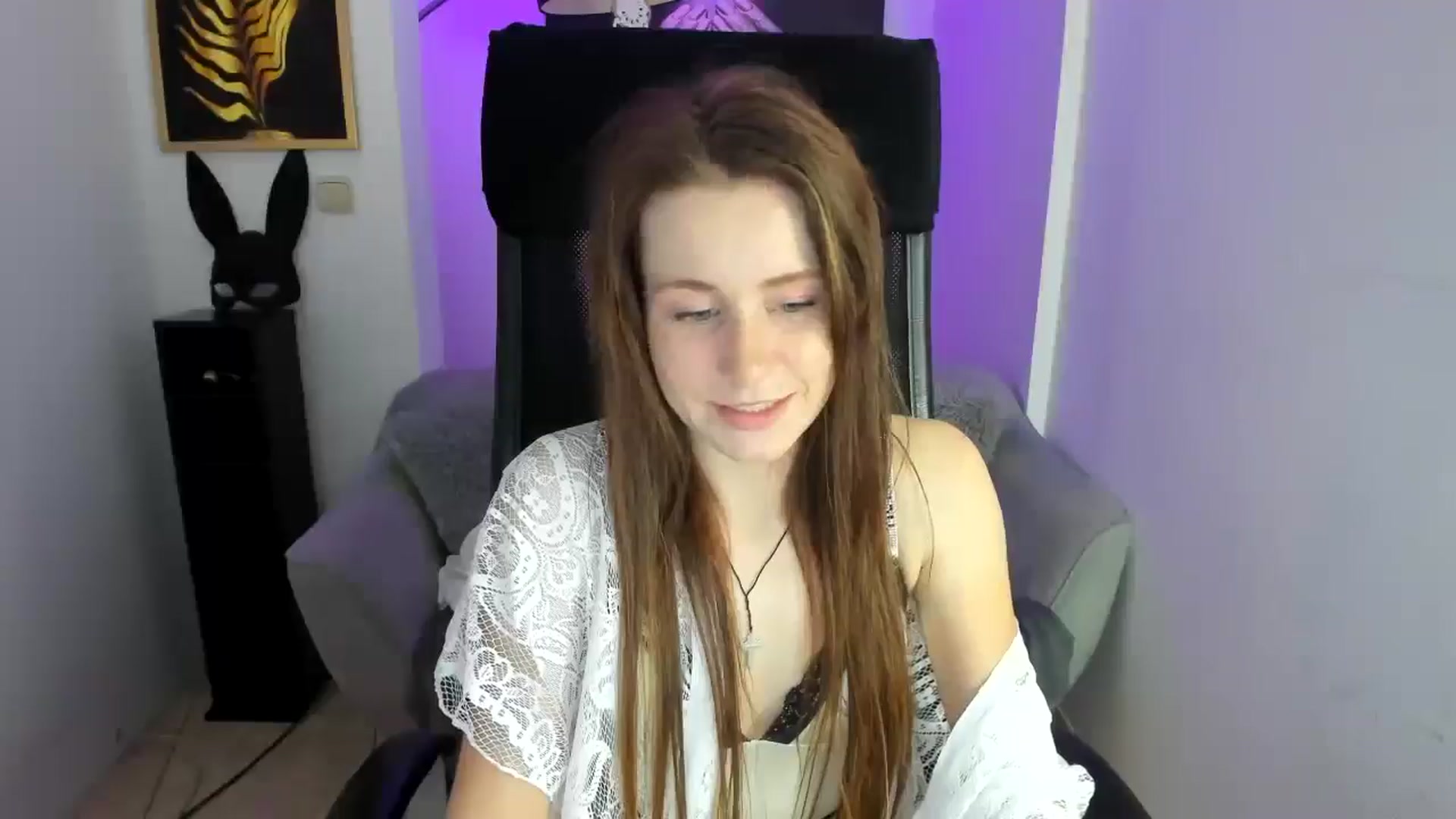 Gallery image thumbnail from Moonshinee's myfreecams stream on, 11/27/2024, 21:02 image 16 of 20