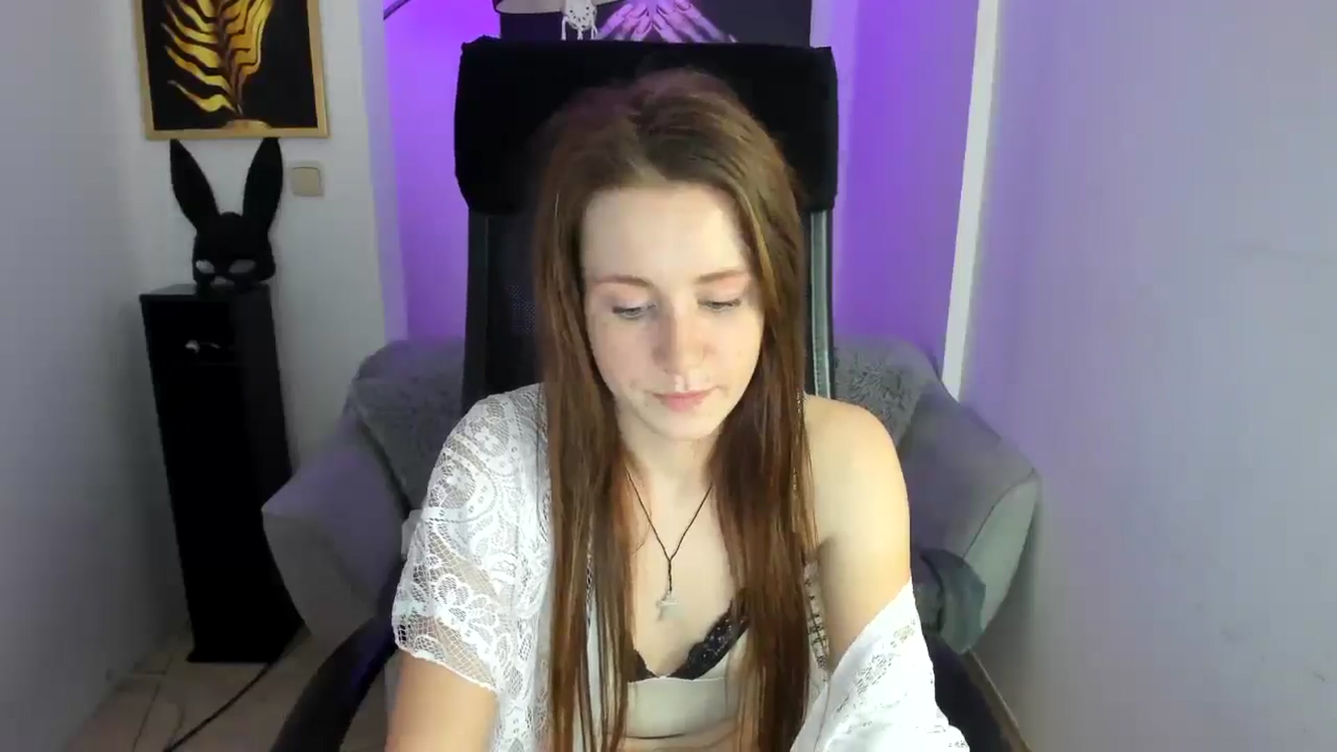 Gallery image thumbnail from Moonshinee's myfreecams stream on, 11/27/2024, 21:02 image 18 of 20