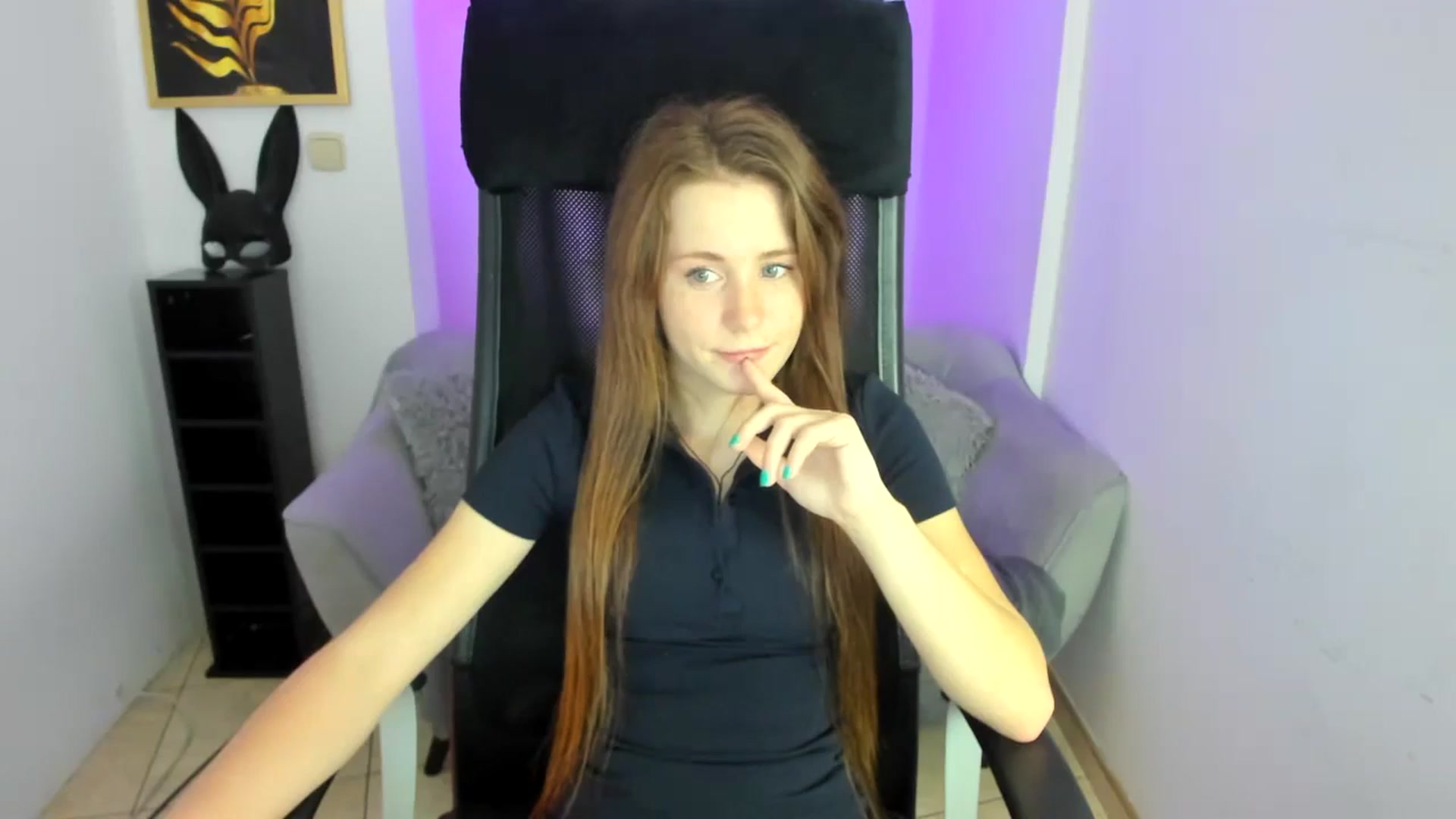 Gallery image thumbnail from Moonshinee's myfreecams stream on, 11/28/2024, 20:35 image 6 of 20