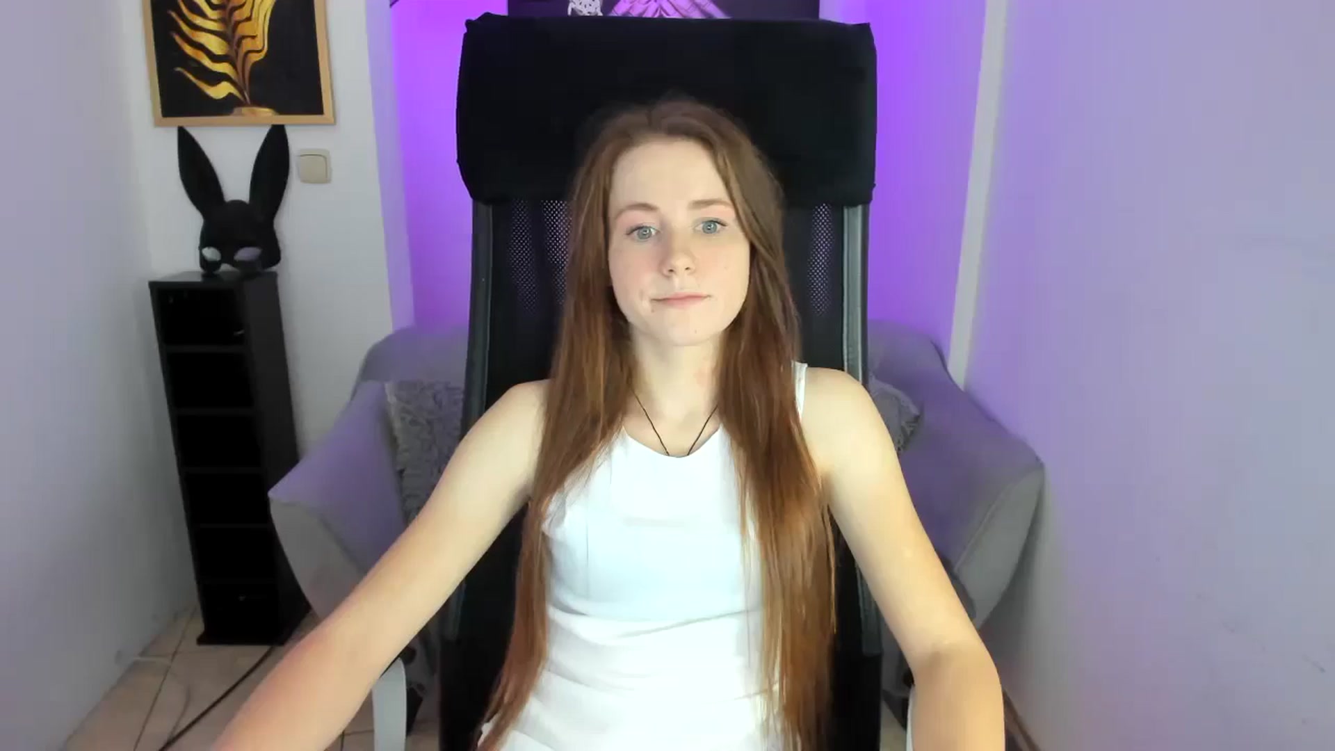 Gallery image thumbnail from Moonshinee's myfreecams stream on, 11/29/2024, 14:38 image 12 of 20
