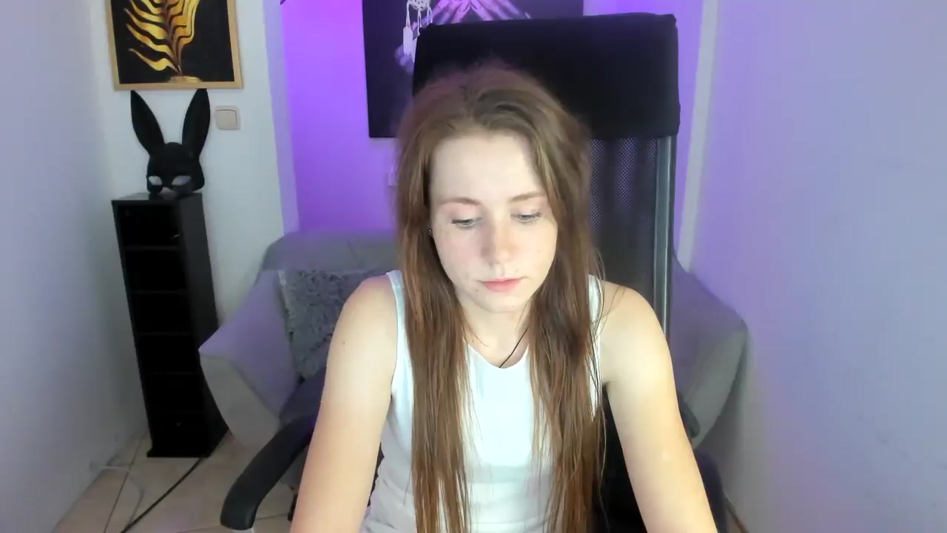 Gallery image thumbnail from Moonshinee's myfreecams stream on, 11/29/2024, 20:25 image 14 of 20