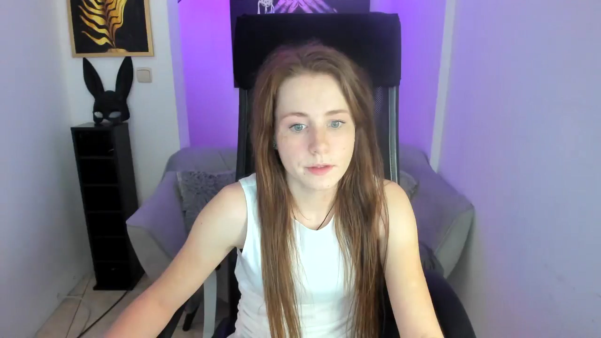 Gallery image thumbnail from Moonshinee's myfreecams stream on, 11/29/2024, 20:25 image 6 of 20