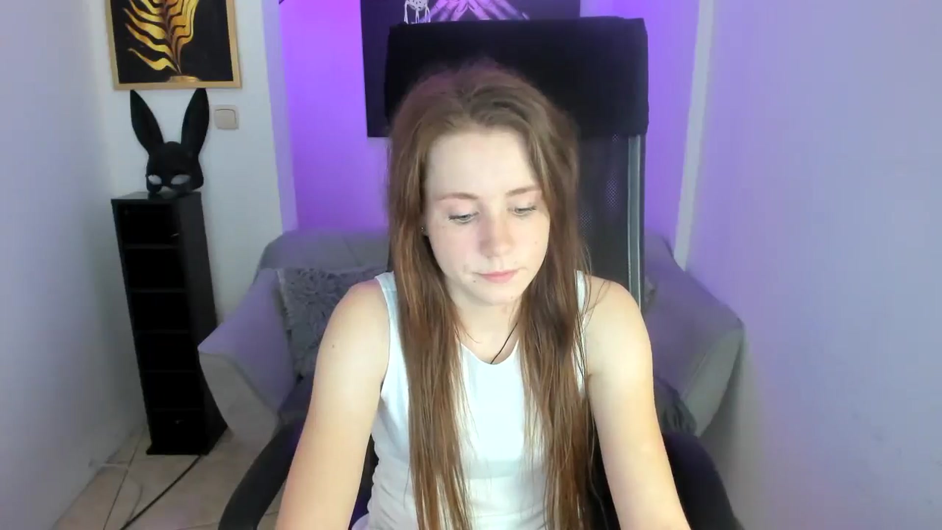Gallery image thumbnail from Moonshinee's myfreecams stream on, 11/29/2024, 20:25 image 15 of 20