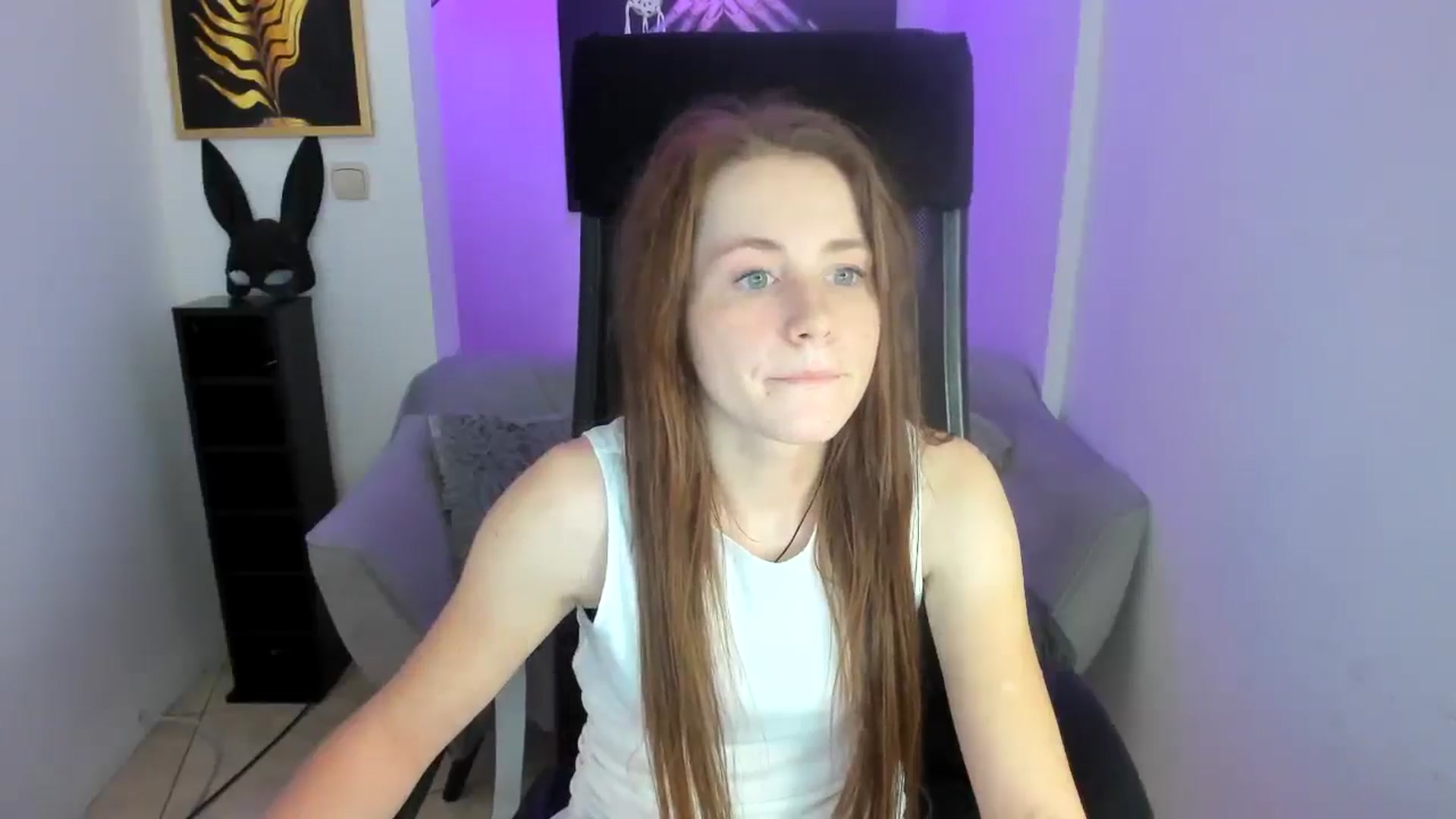 Gallery image thumbnail from Moonshinee's myfreecams stream on, 11/29/2024, 20:25 image 5 of 20