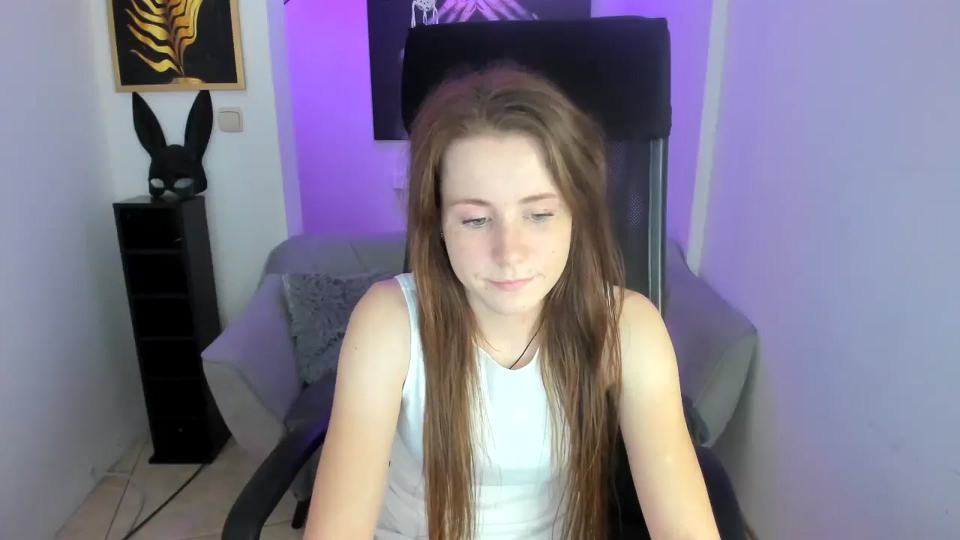 Gallery image thumbnail from Moonshinee's myfreecams stream on, 11/29/2024, 20:25 image 7 of 20