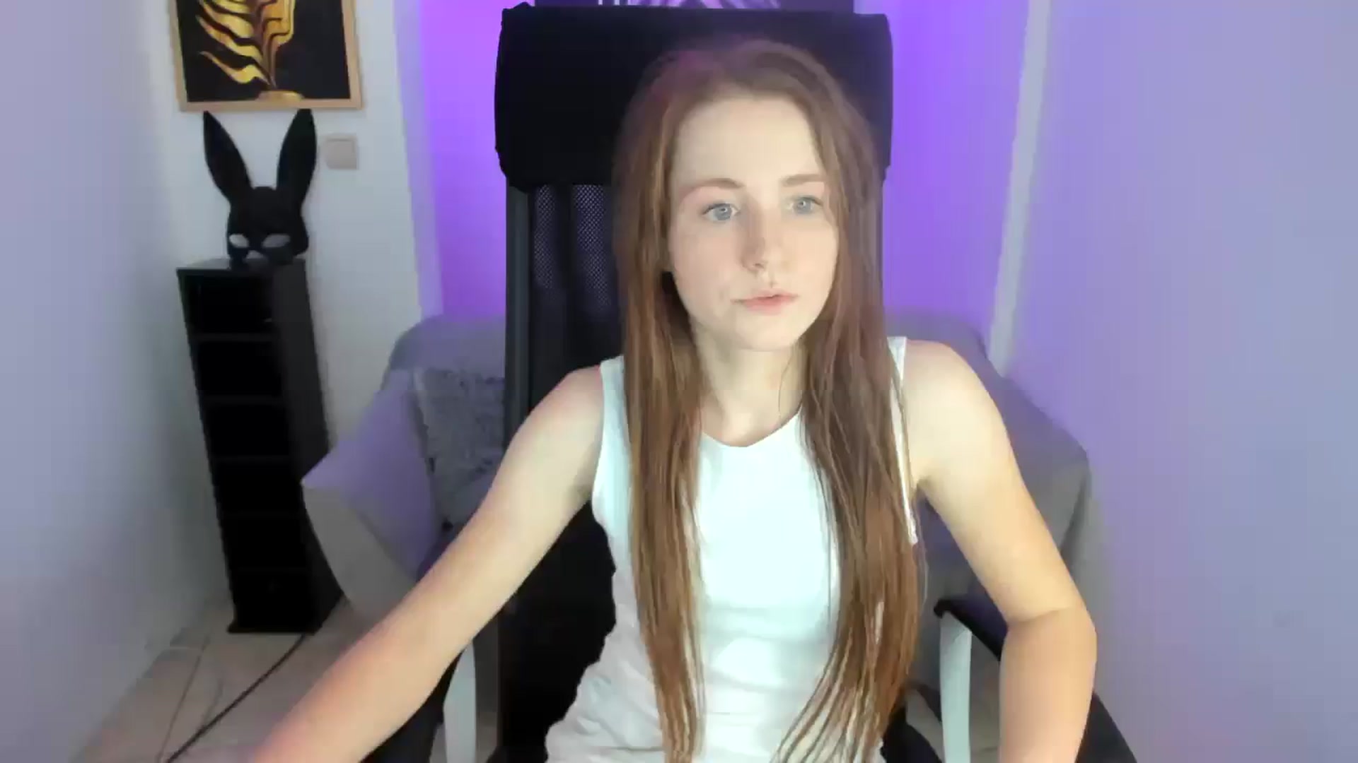 Gallery image thumbnail from Moonshinee's myfreecams stream on, 11/29/2024, 21:22 image 3 of 20