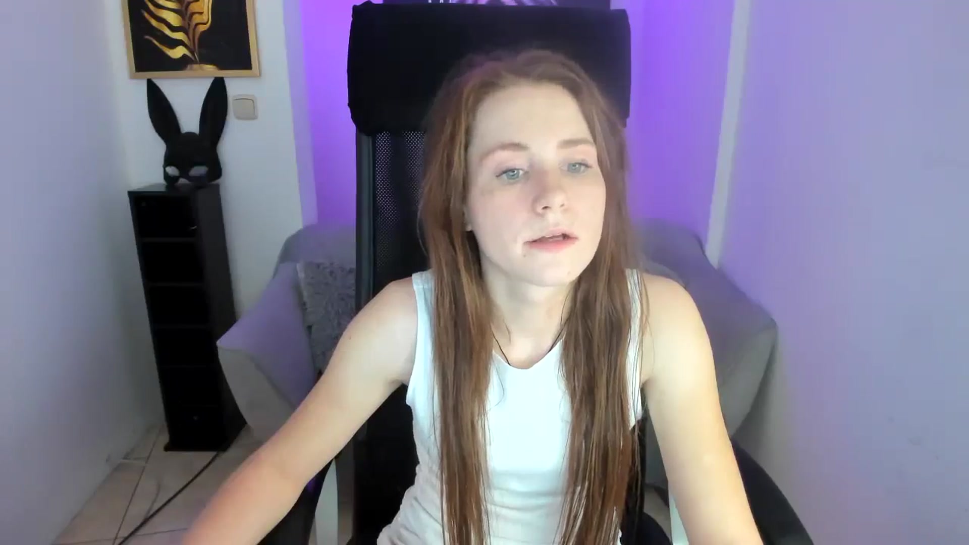 Gallery image thumbnail from Moonshinee's myfreecams stream on, 11/29/2024, 21:22 image 12 of 20