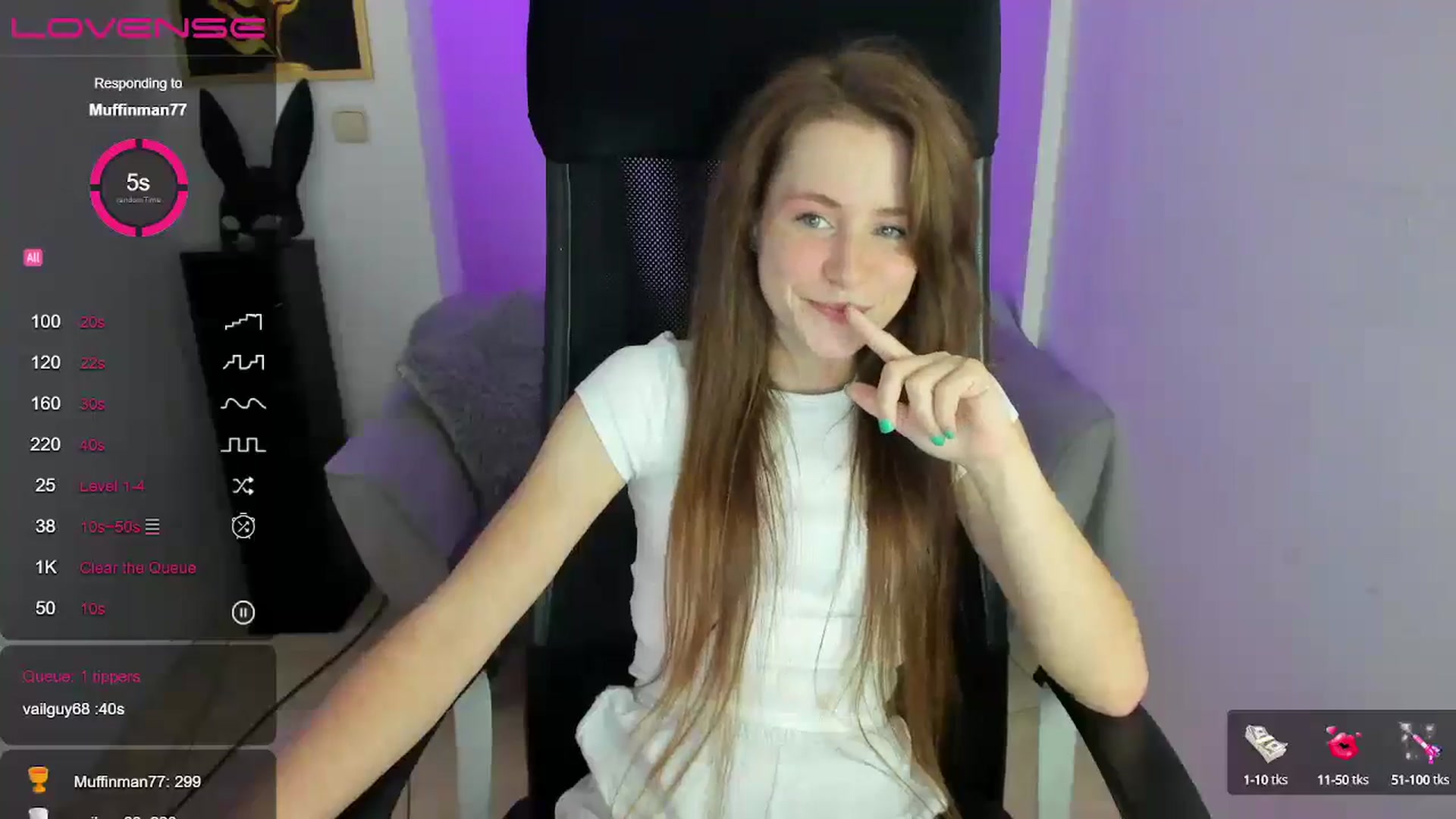 Gallery image thumbnail from Moonshinee's myfreecams stream on, 11/30/2024, 15:13 image 17 of 20