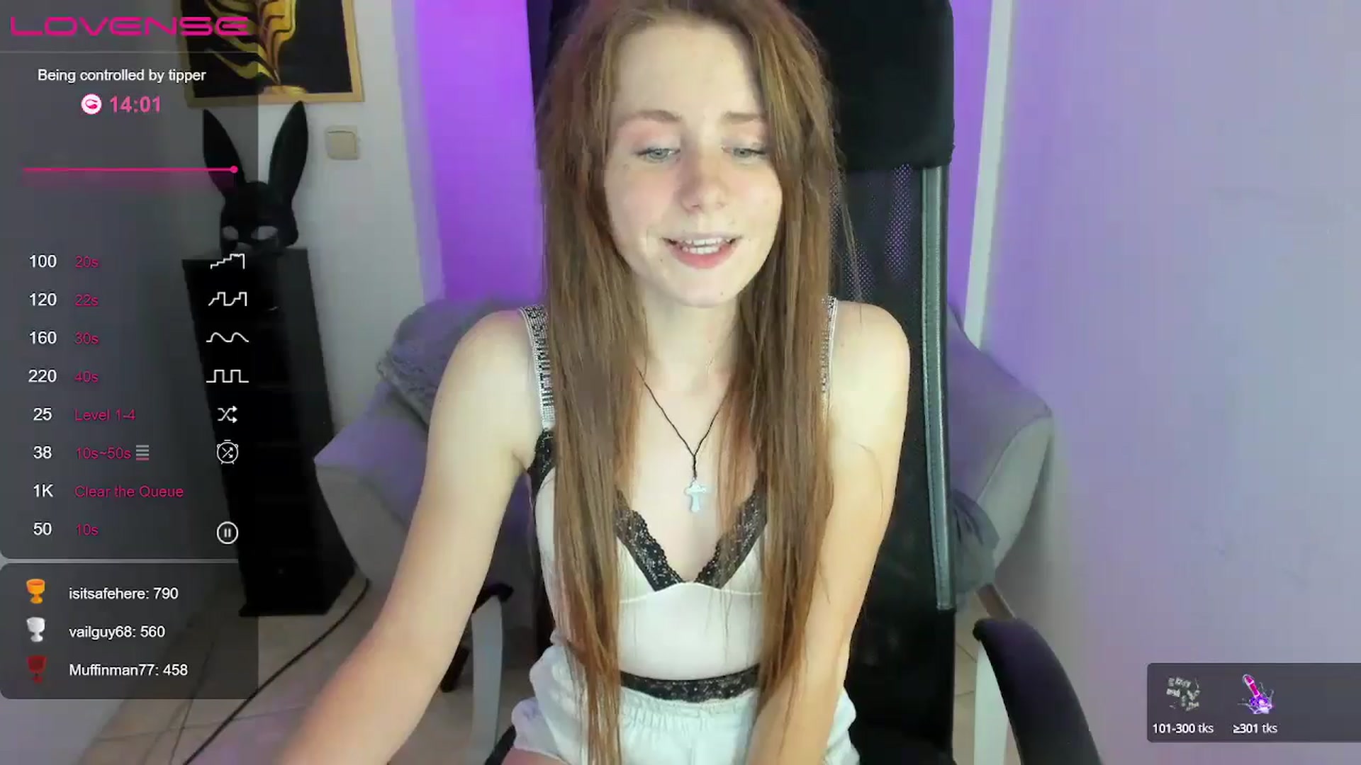 Gallery image thumbnail from Moonshinee's myfreecams stream on, 11/30/2024, 17:21 image 15 of 20