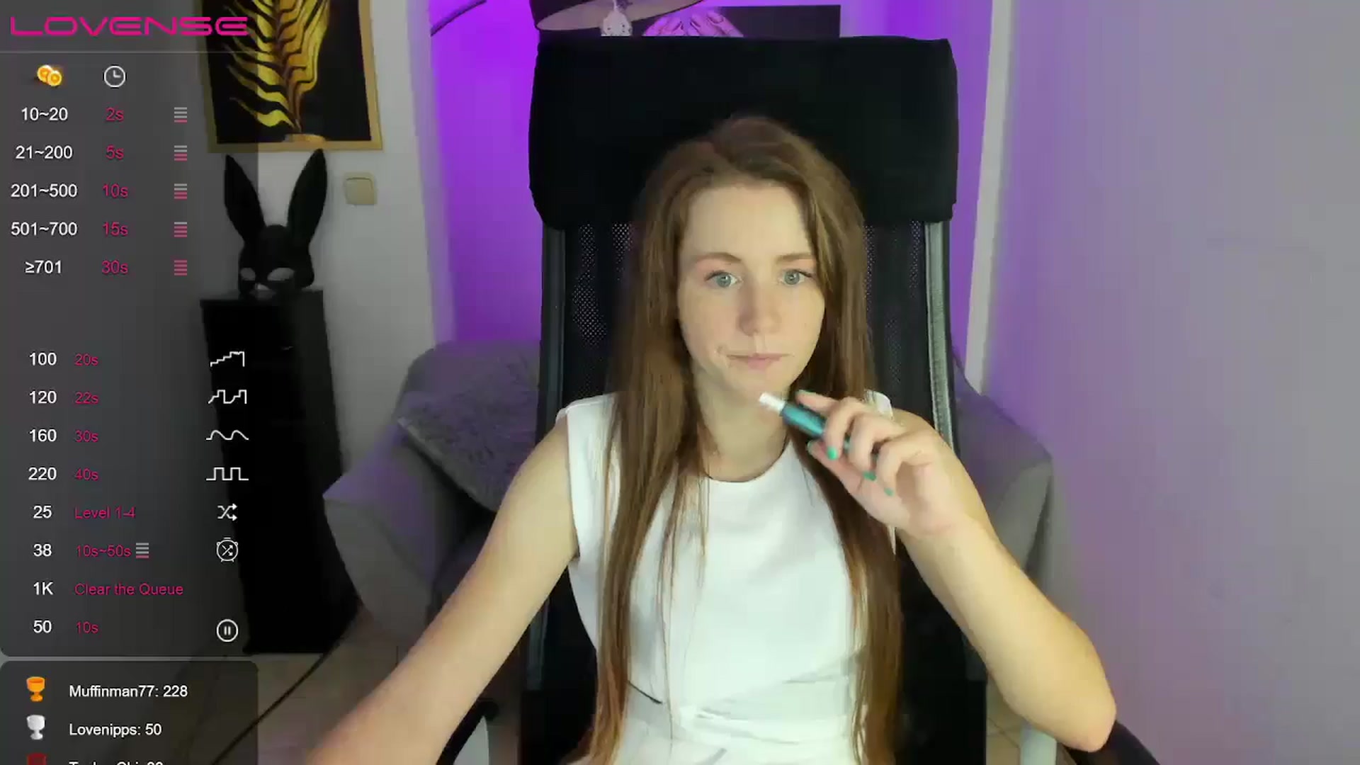 Gallery image thumbnail from Moonshinee's myfreecams stream on, 12/01/2024, 16:10 image 7 of 20