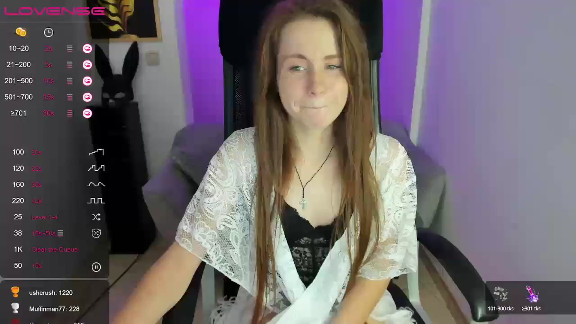 Gallery image thumbnail from Moonshinee's myfreecams stream on, 12/01/2024, 19:31 image 2 of 20