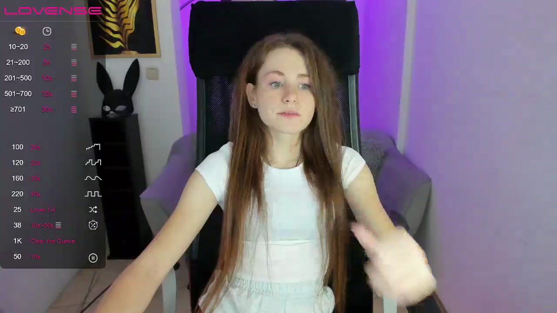 Gallery image thumbnail from Moonshinee's myfreecams stream on, 12/04/2024, 13:30 image 10 of 20