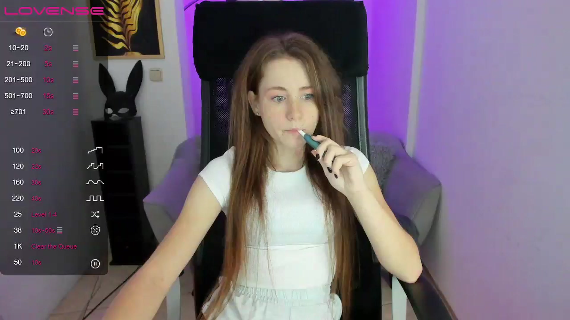 Gallery image thumbnail from Moonshinee's myfreecams stream on, 12/04/2024, 13:30 image 13 of 20