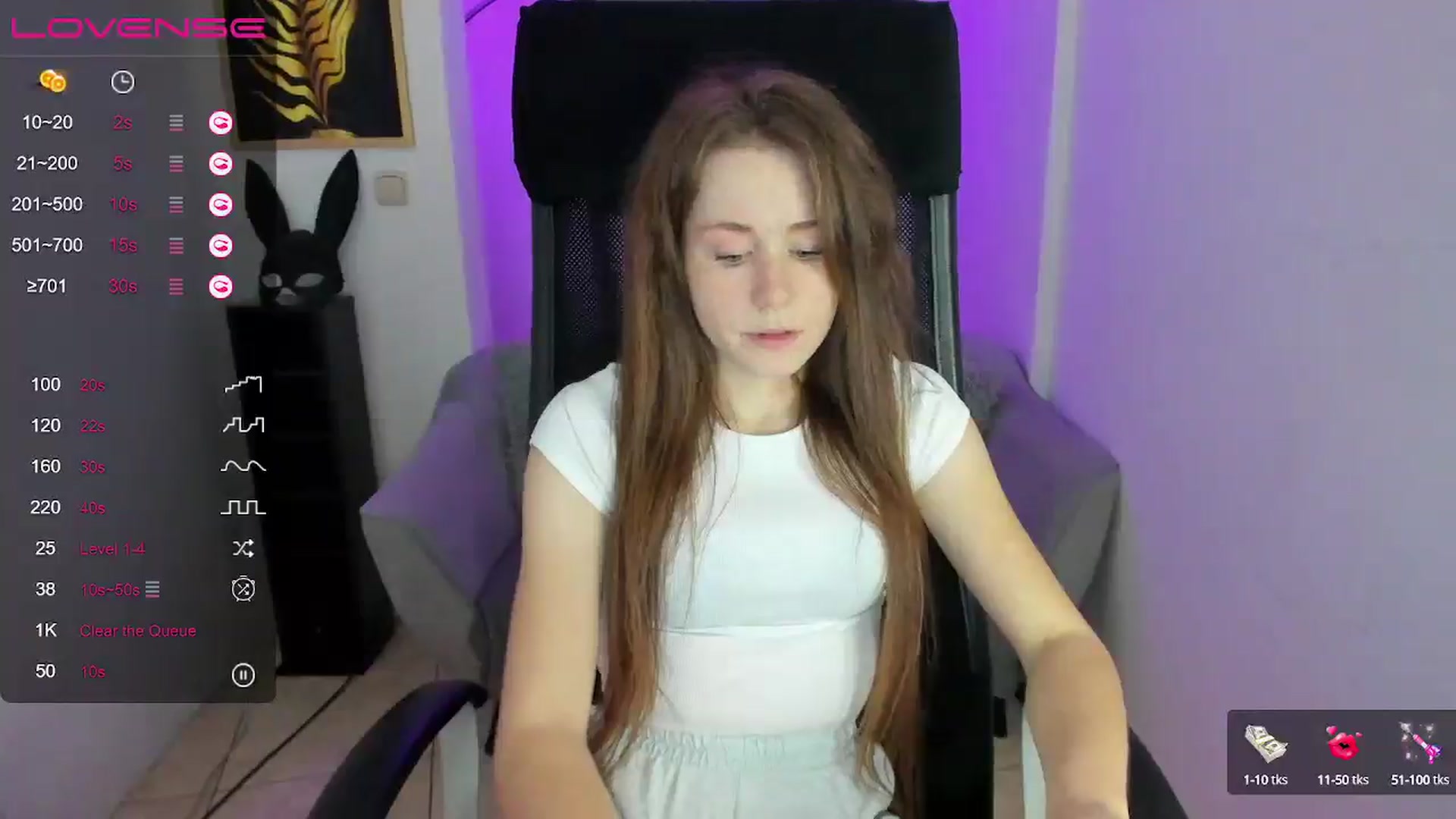 Gallery image thumbnail from Moonshinee's myfreecams stream on, 12/04/2024, 14:13 image 9 of 20