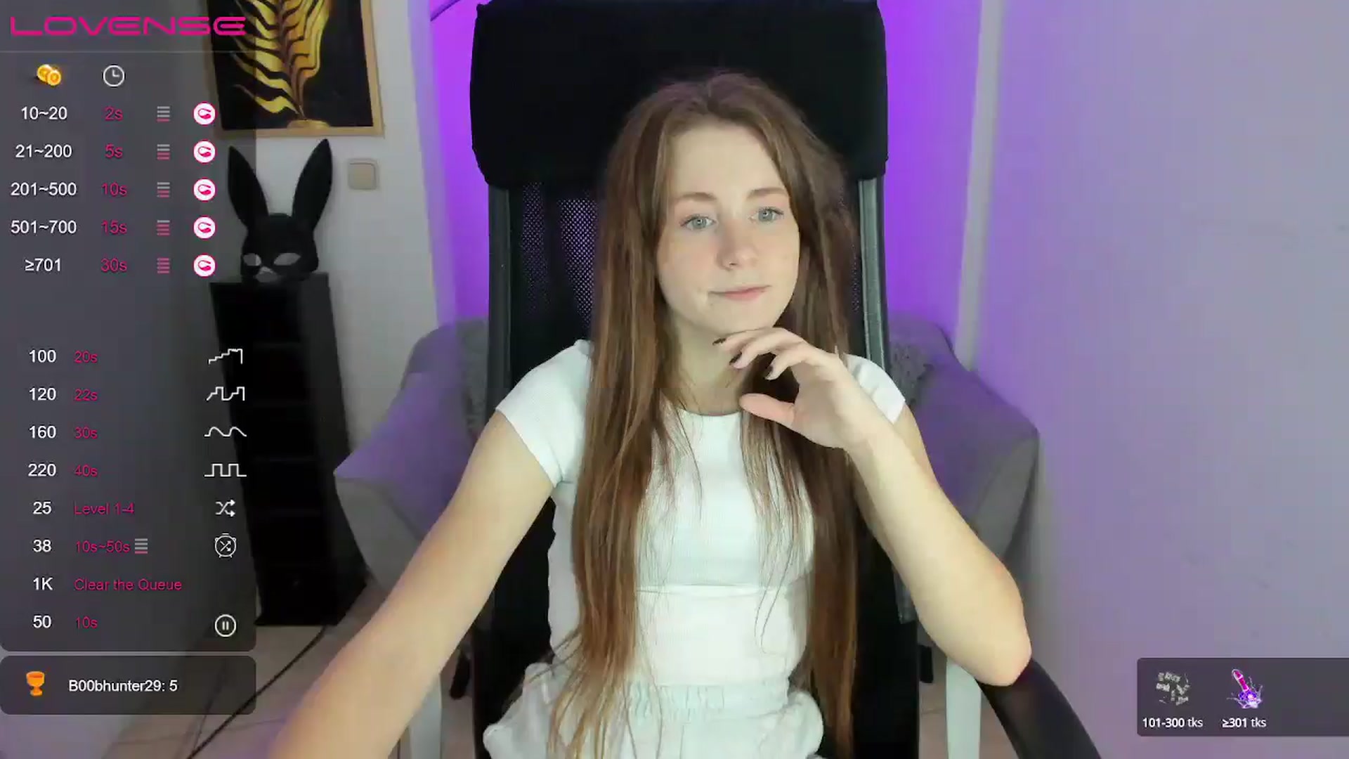 Gallery image thumbnail from Moonshinee's myfreecams stream on, 12/04/2024, 15:01 image 1 of 20