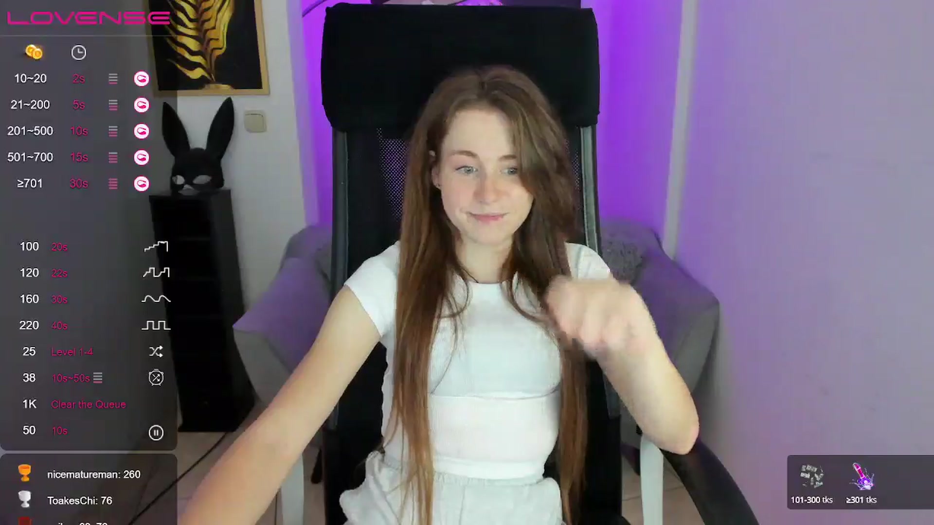 Gallery image thumbnail from Moonshinee's myfreecams stream on, 12/04/2024, 16:17 image 16 of 20