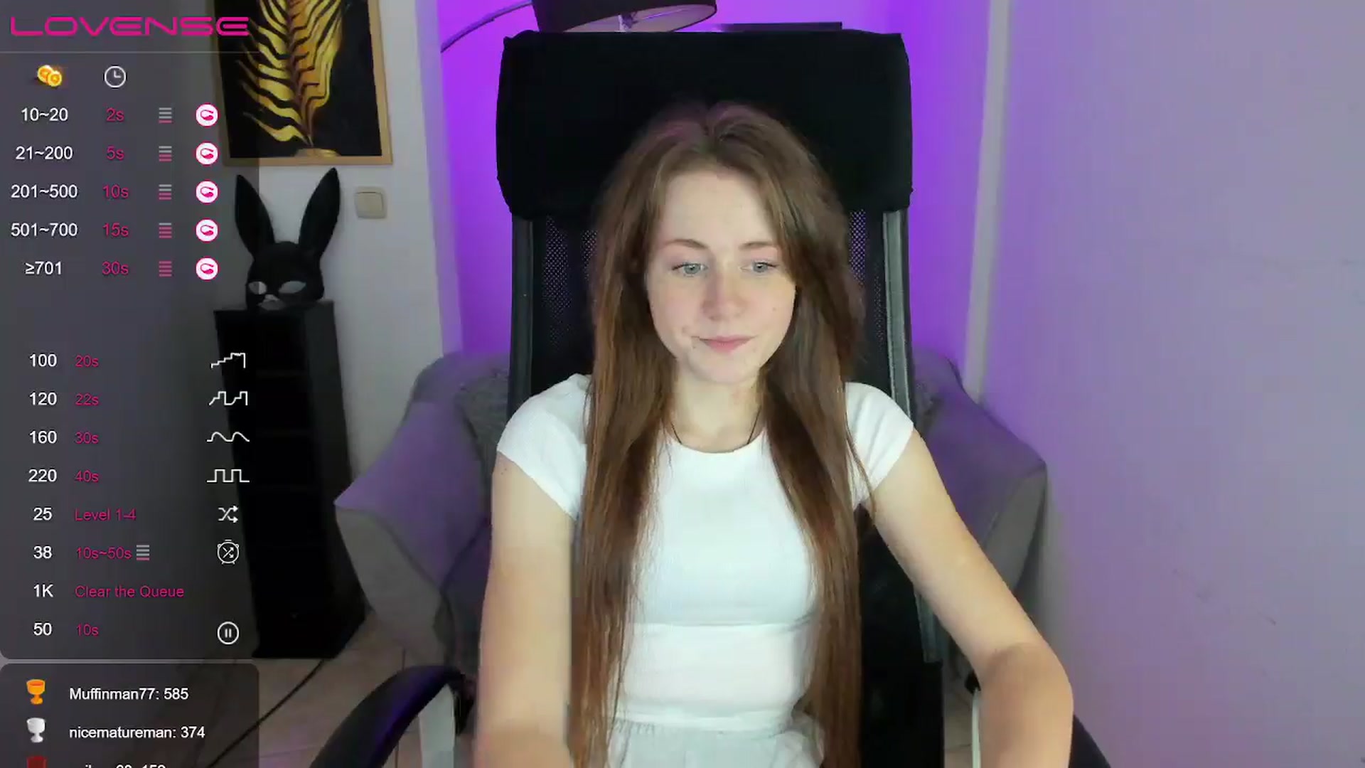 Gallery image thumbnail from Moonshinee's myfreecams stream on, 12/04/2024, 17:19 image 4 of 20